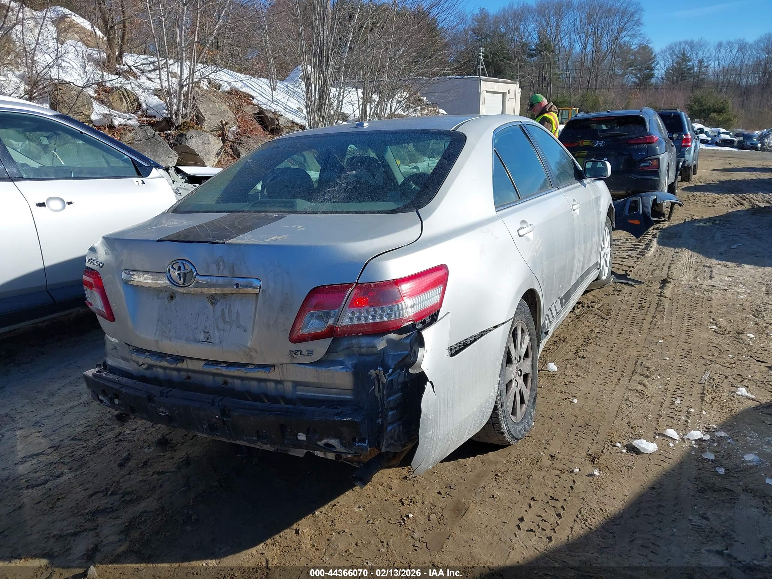 TOYOTA CAMRY image 4
