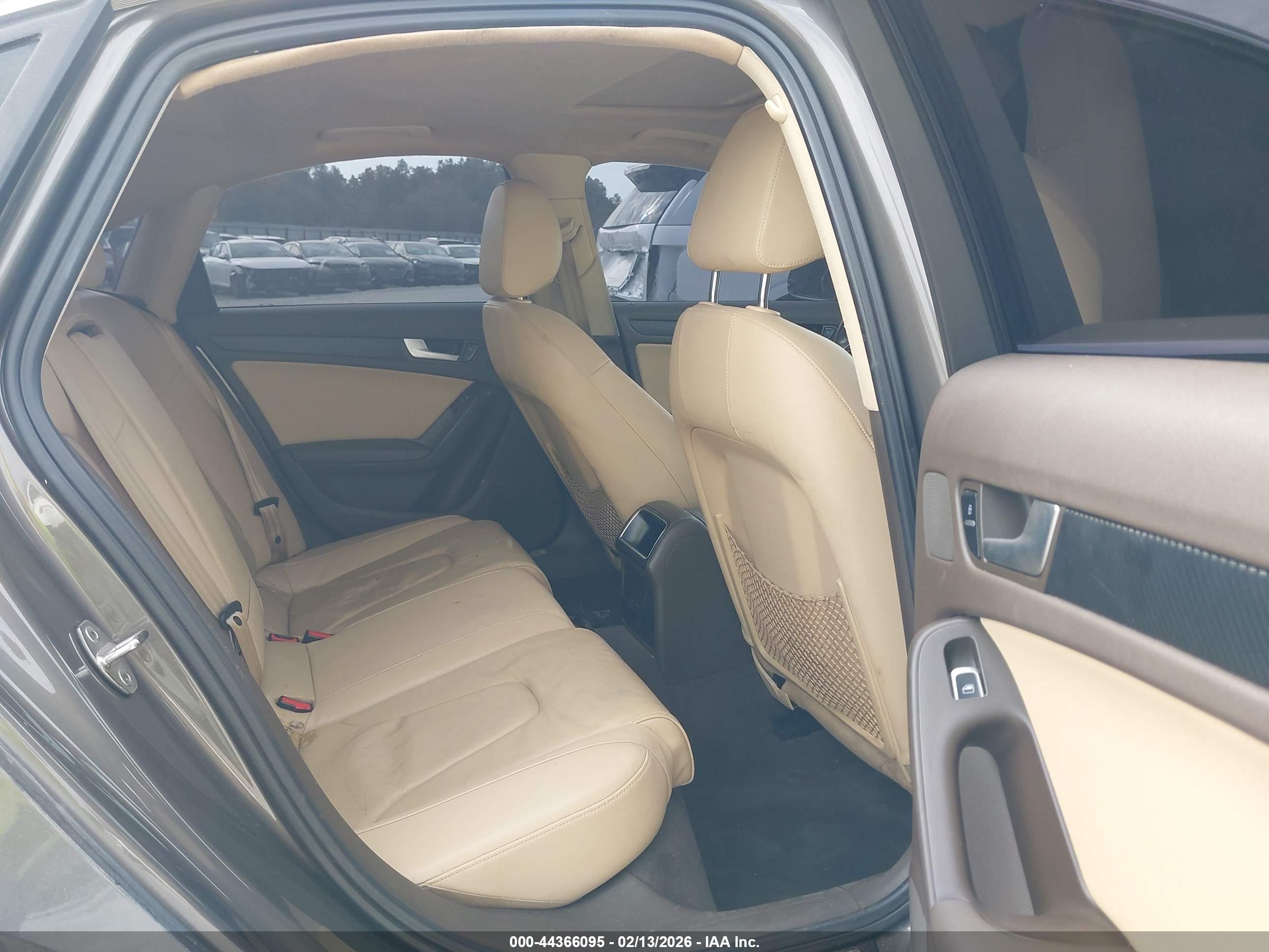 AUDI A4 image 8