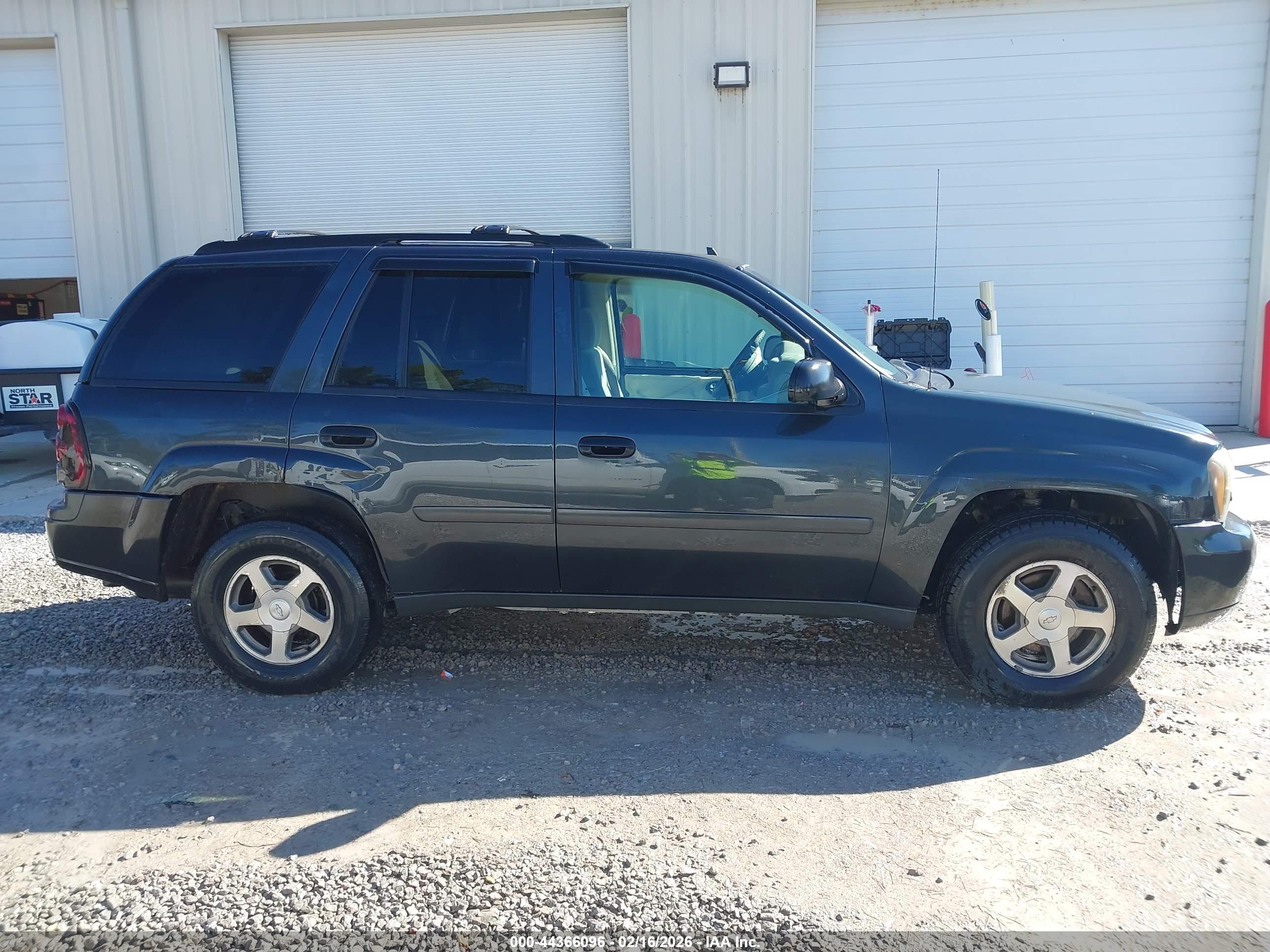 CHEVROLET TRAILBLAZER image 6