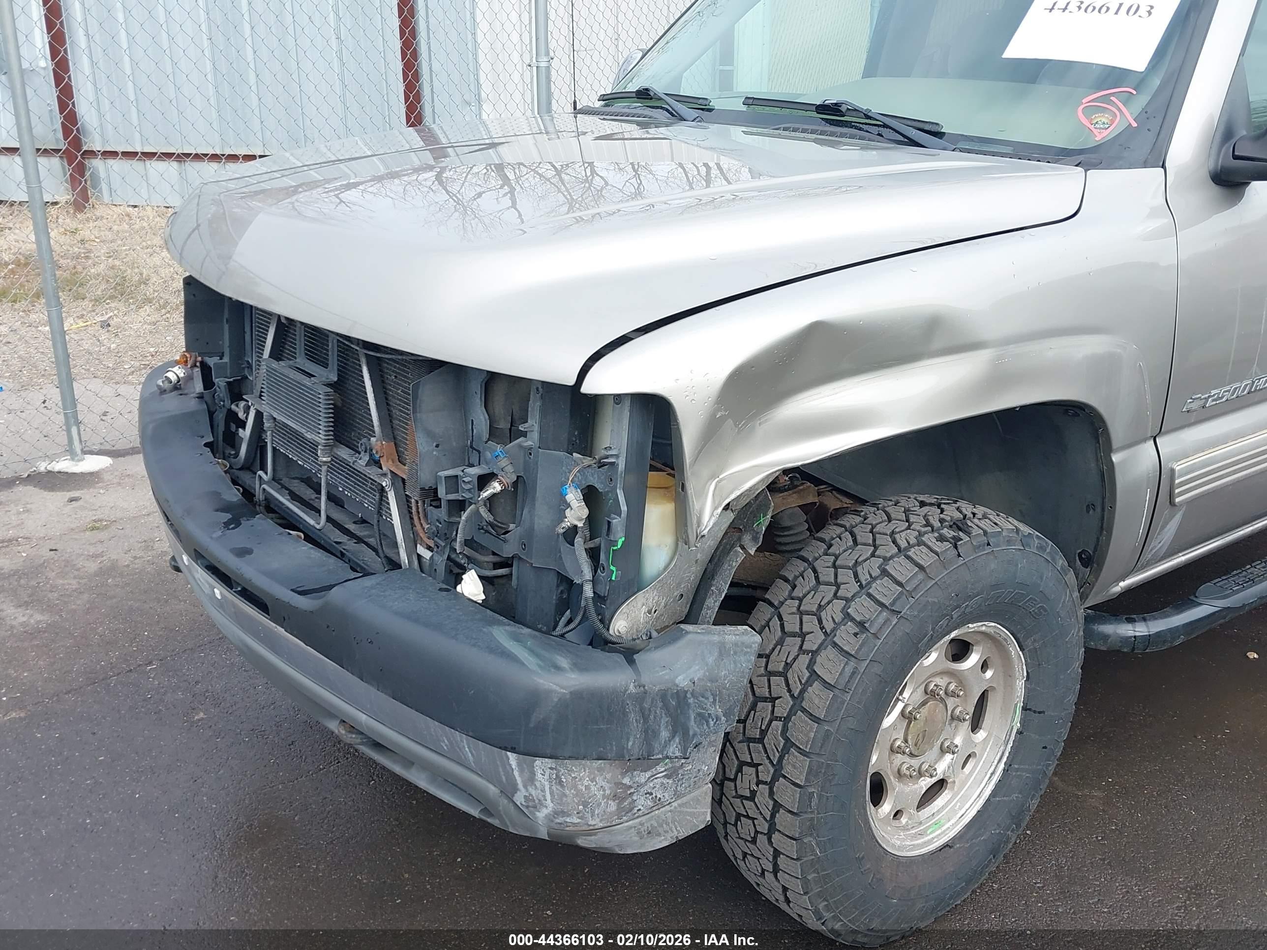 CHEVROLET SILVERADO image 6