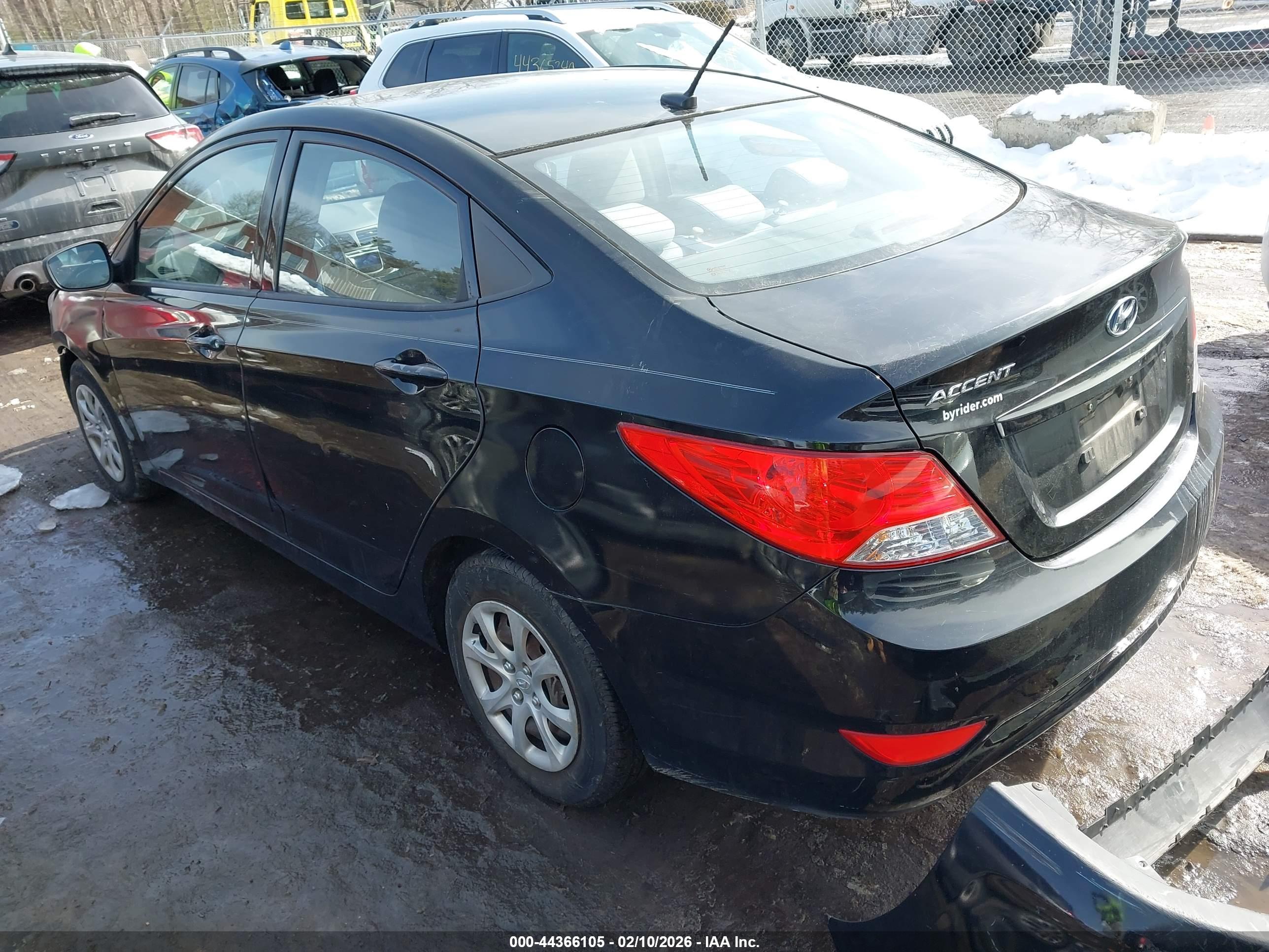 HYUNDAI ACCENT image 3