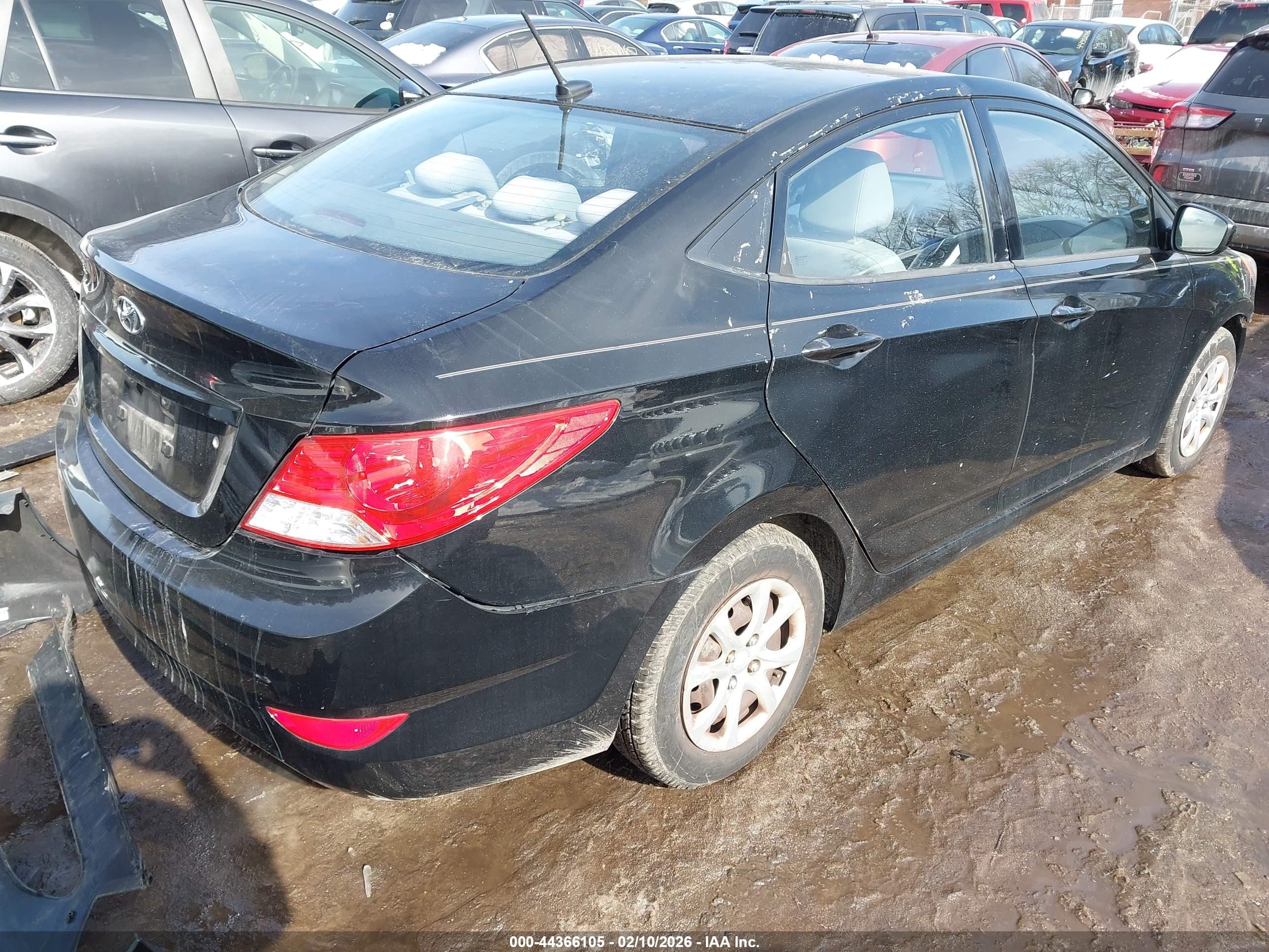 HYUNDAI ACCENT image 4