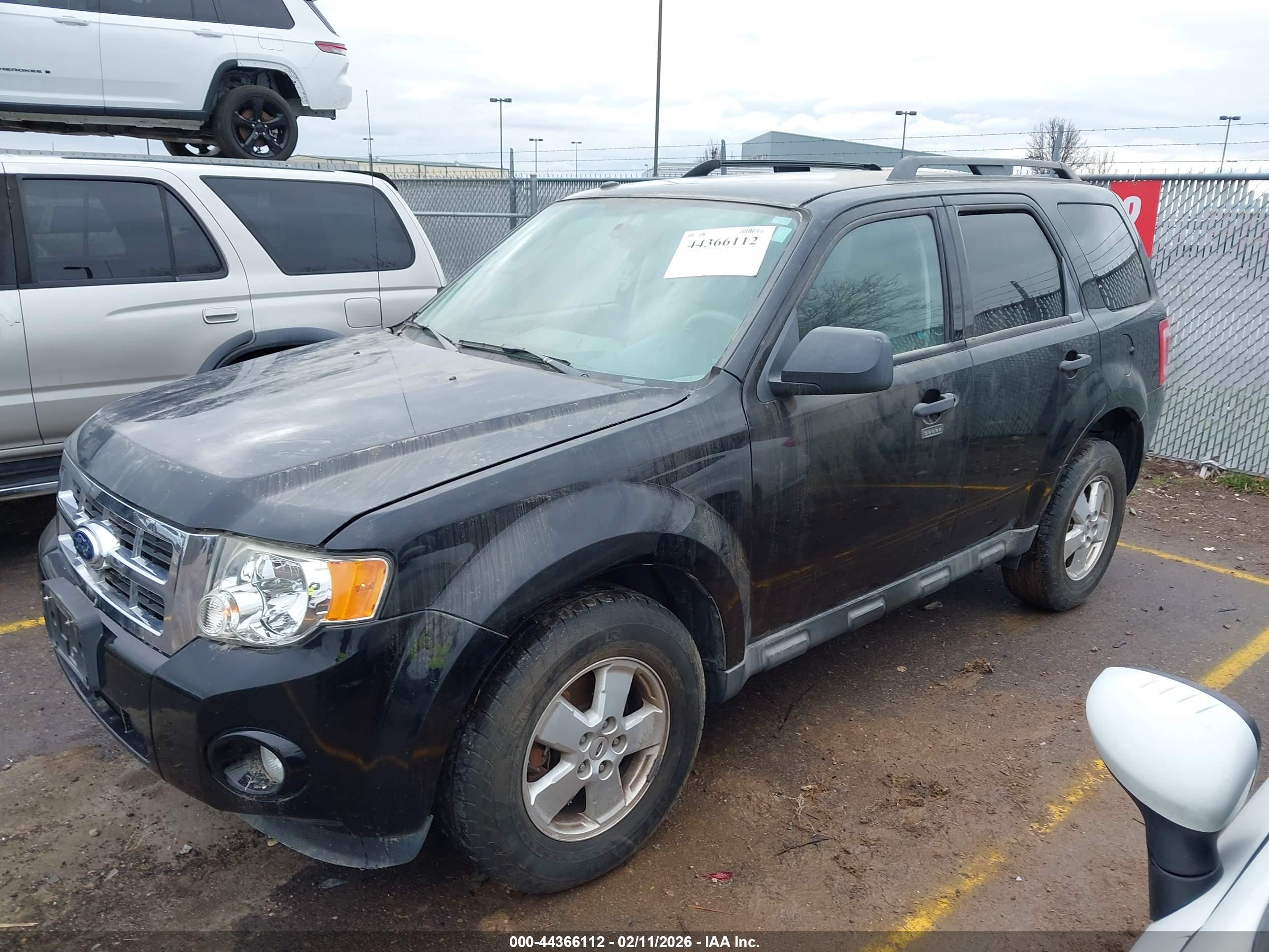FORD ESCAPE image 2