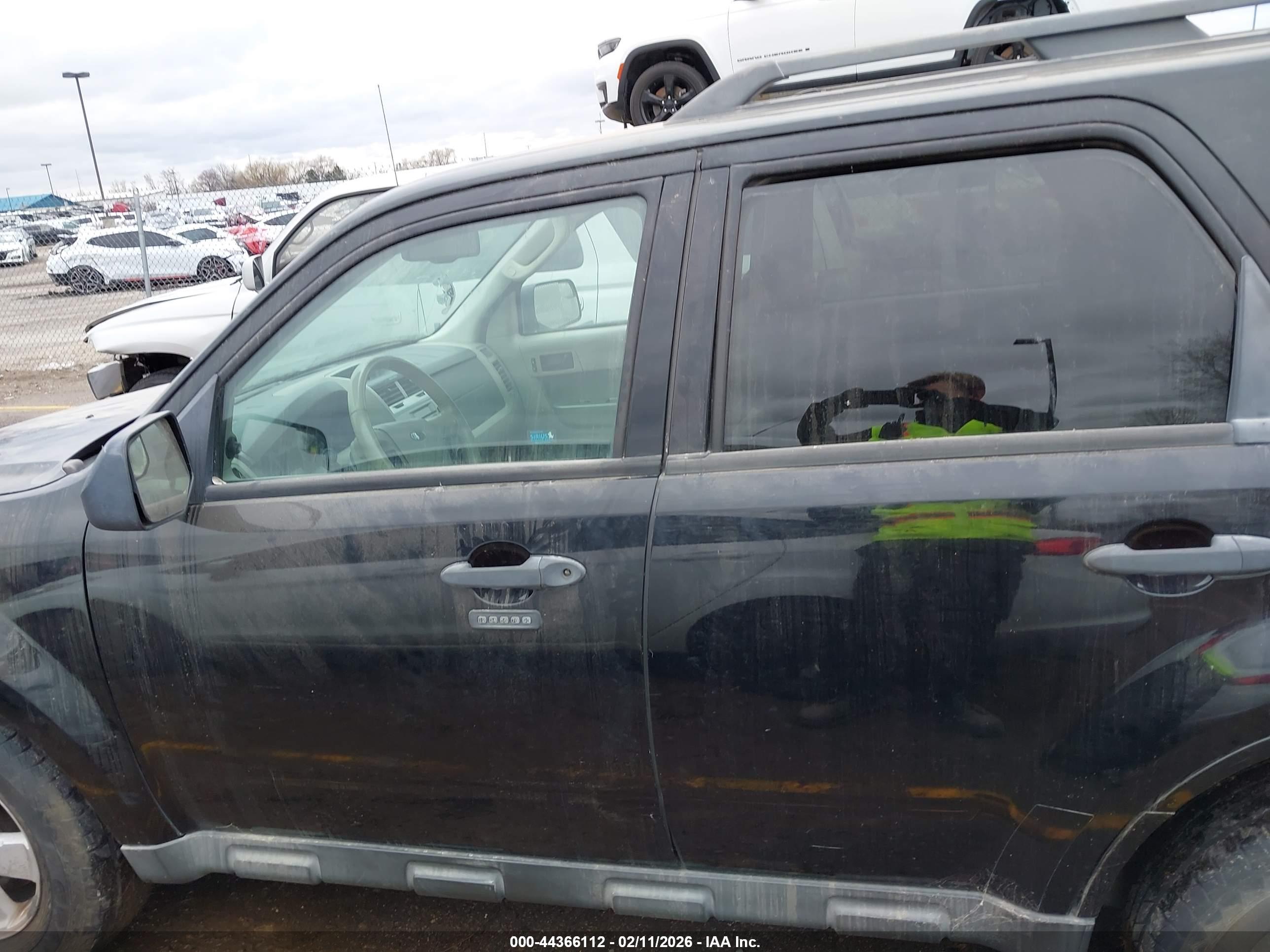 FORD ESCAPE image 6