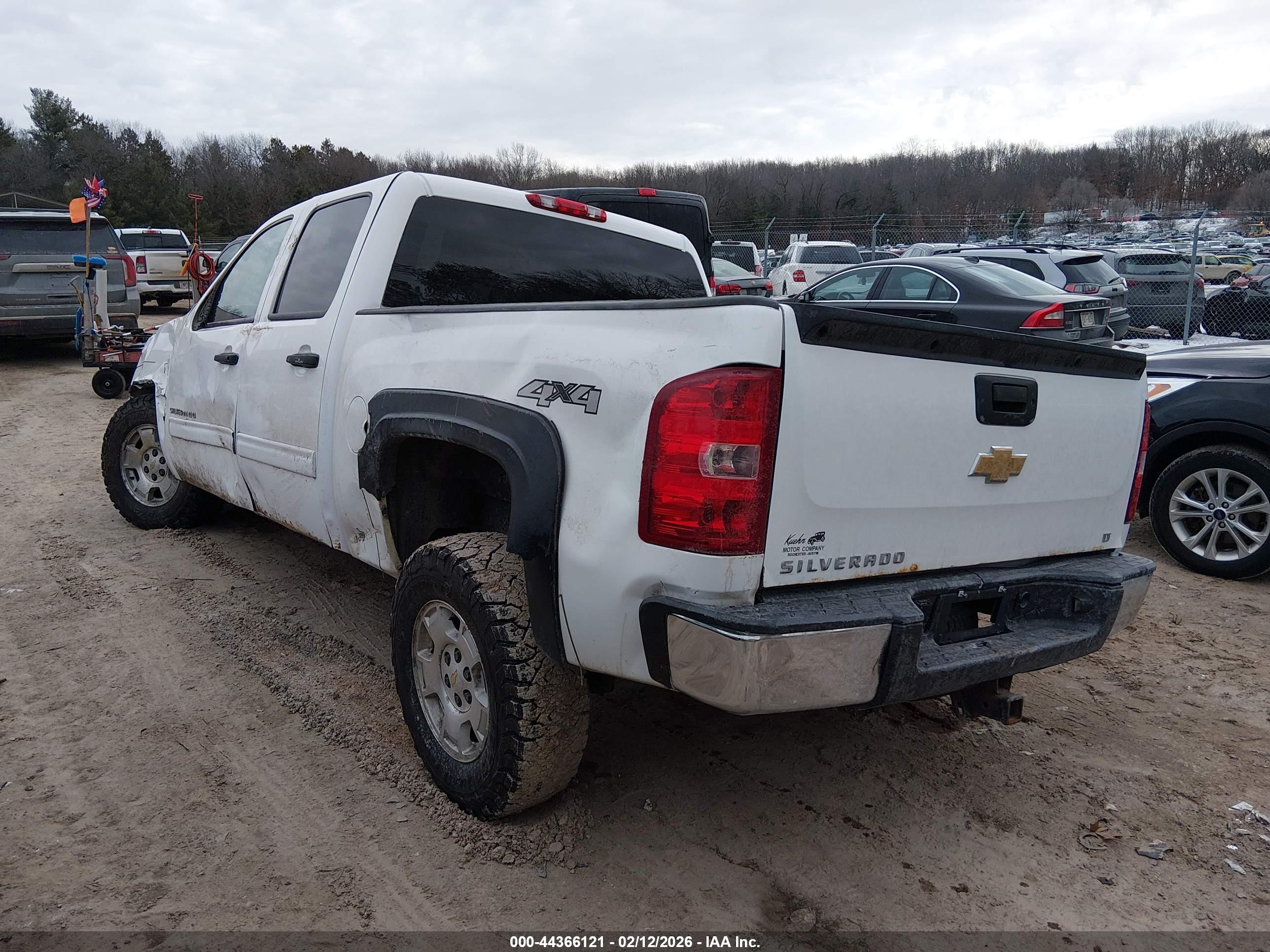 CHEVROLET SILVERADO image 3