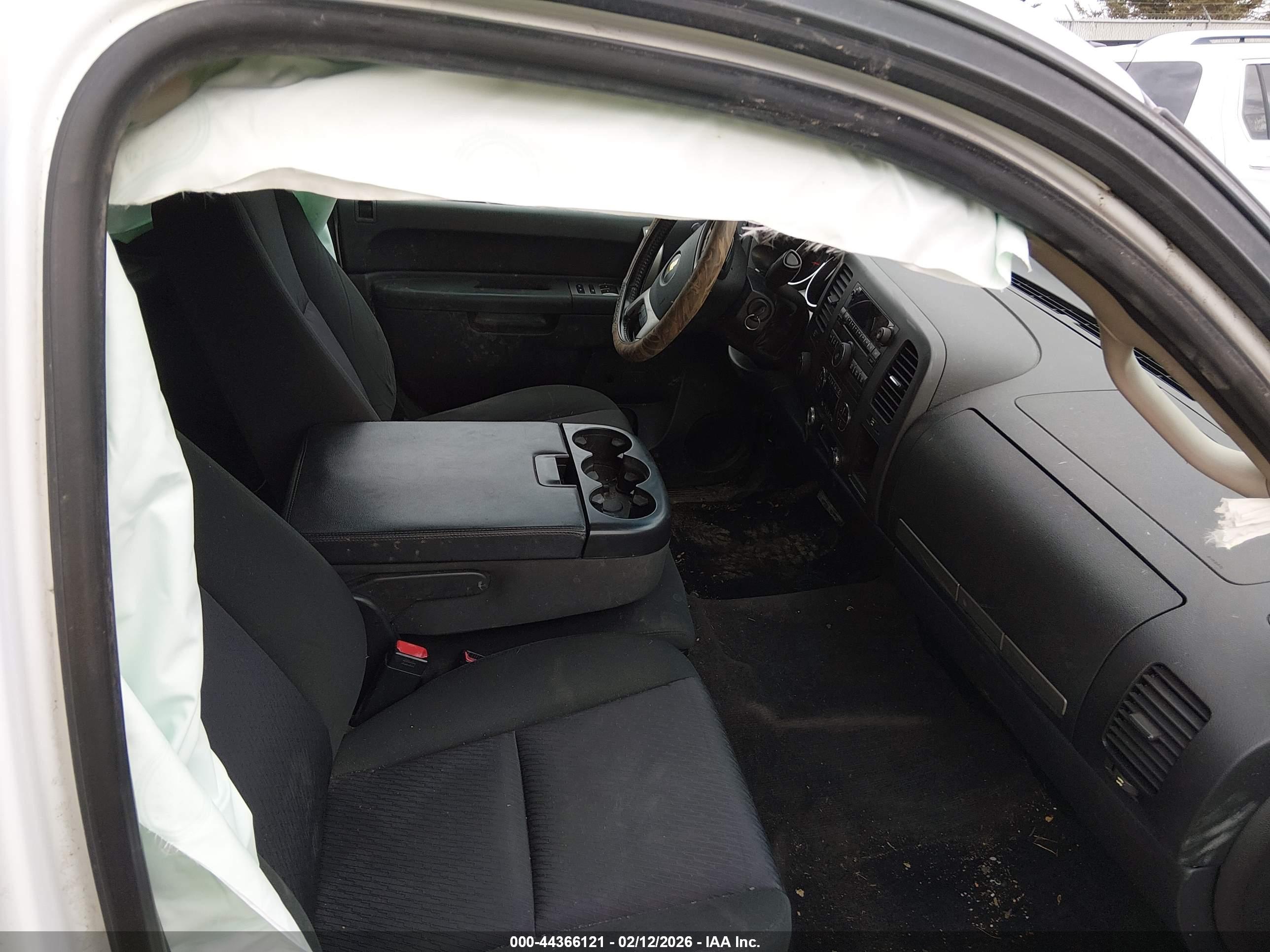 CHEVROLET SILVERADO image 5