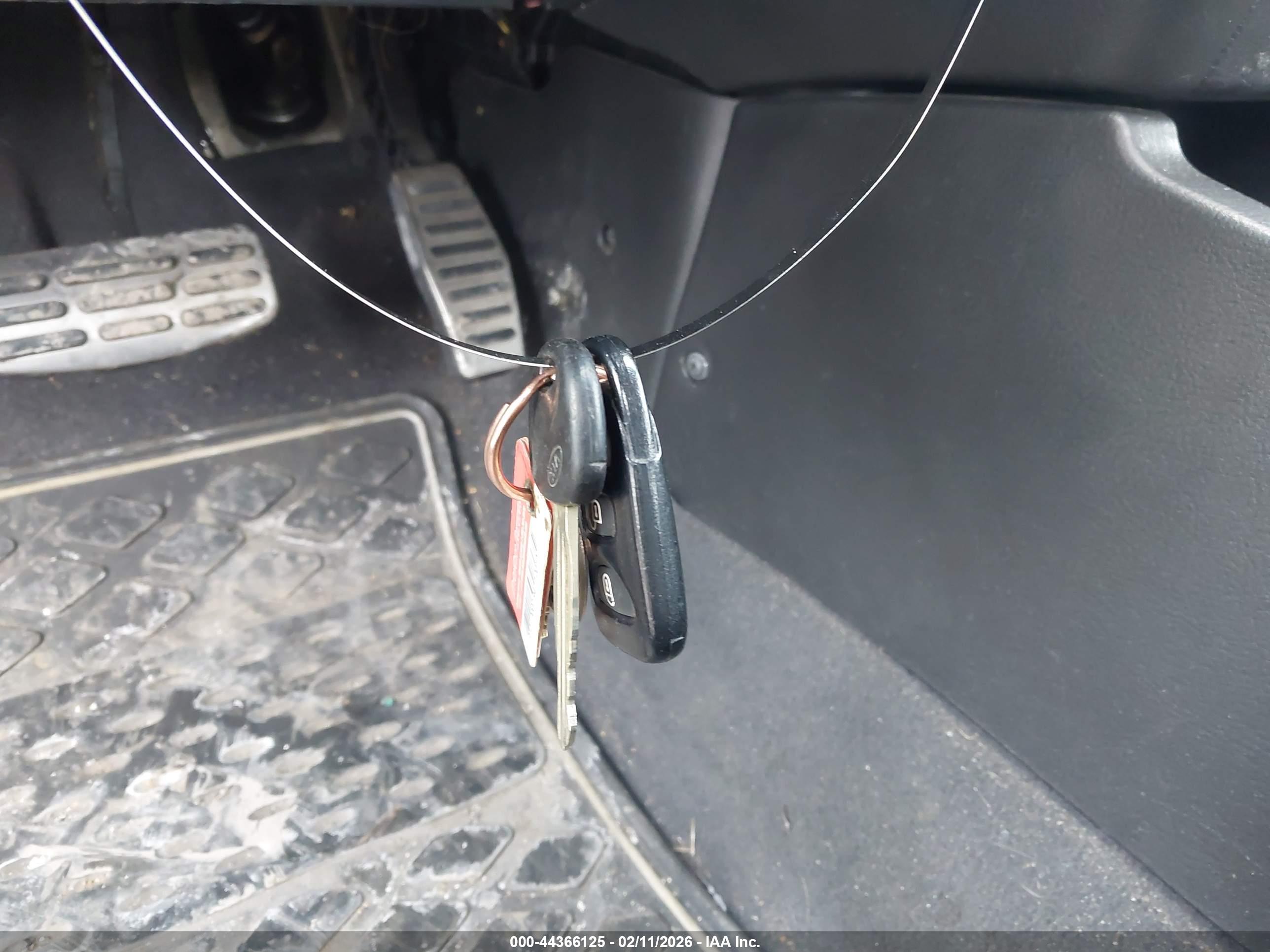 KIA SPECTRA image 11