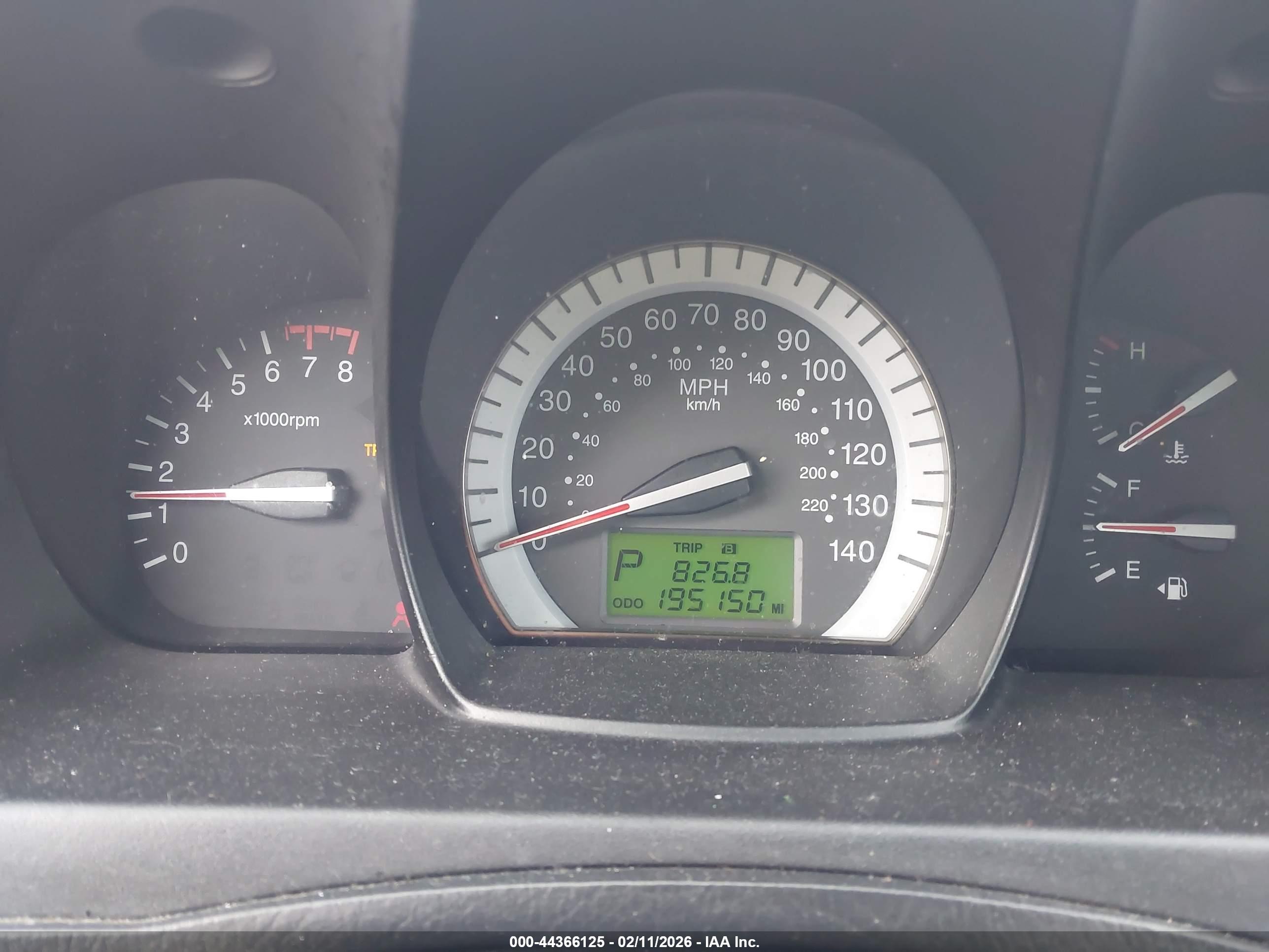 KIA SPECTRA image 7