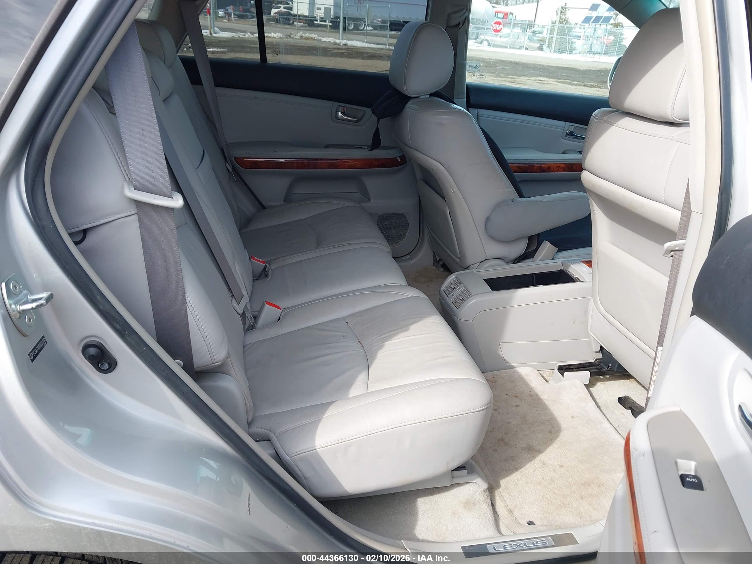 LEXUS RX image 8