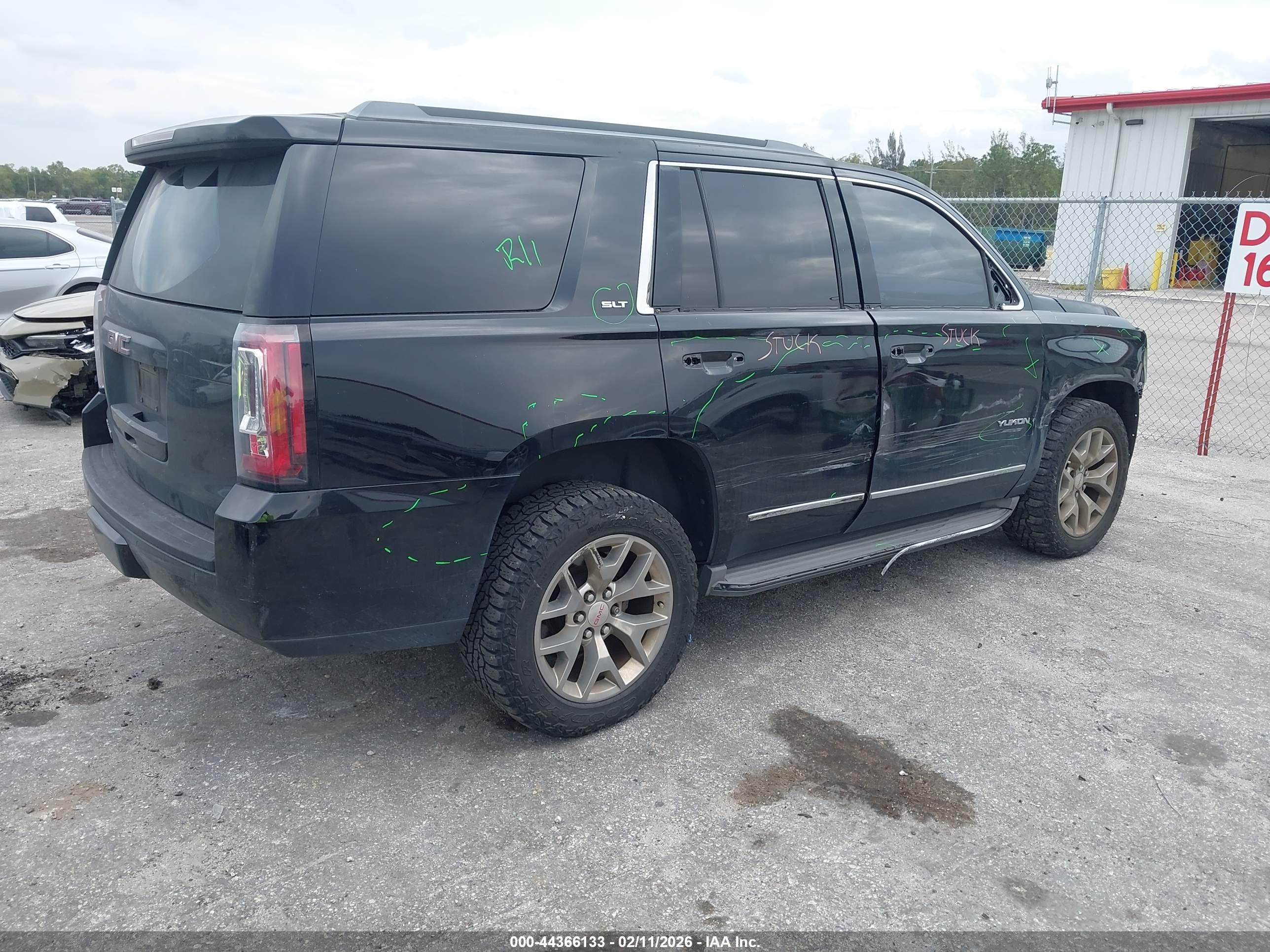 GMC YUKON image 4