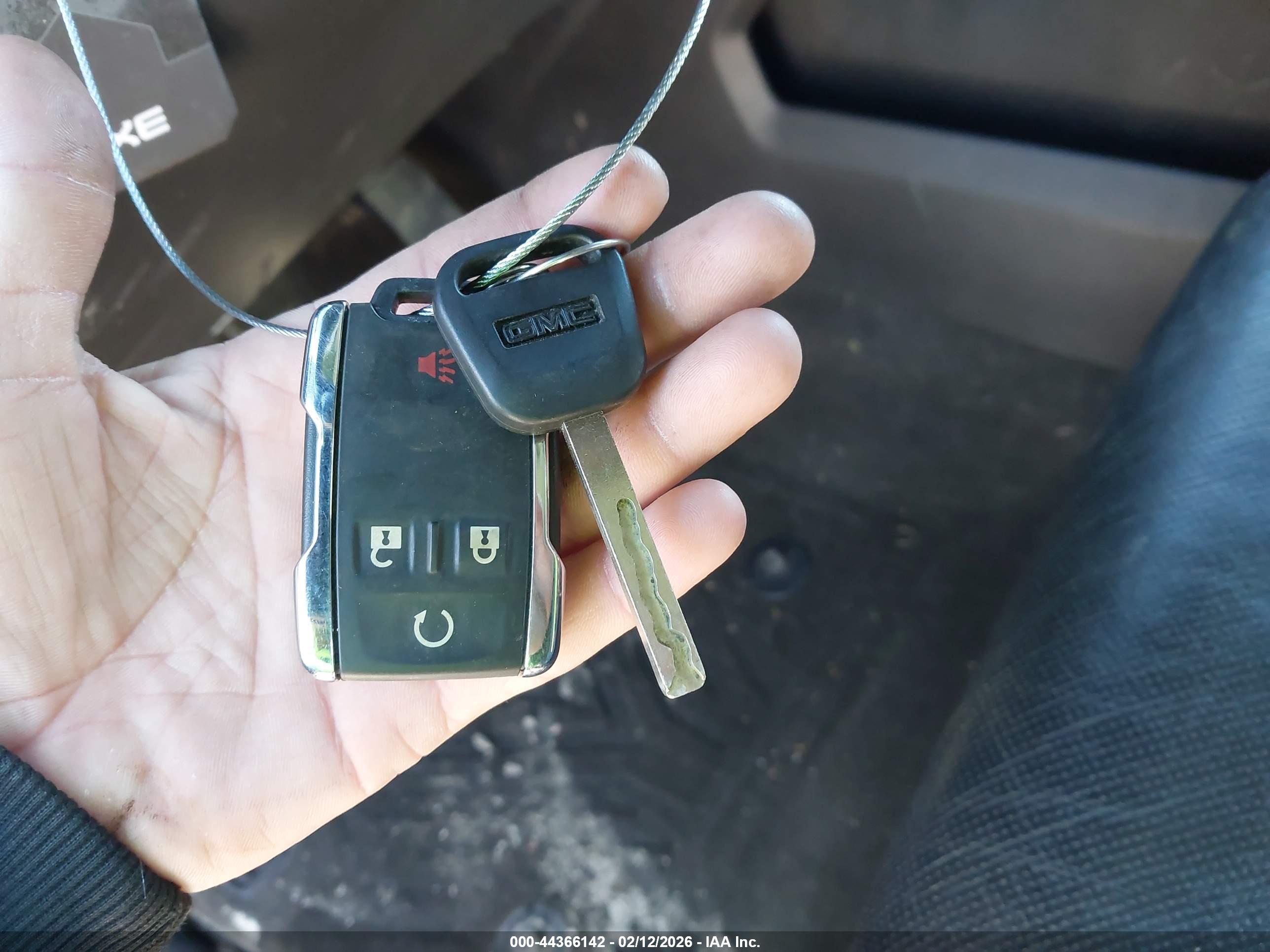 GMC SIERRA image 11