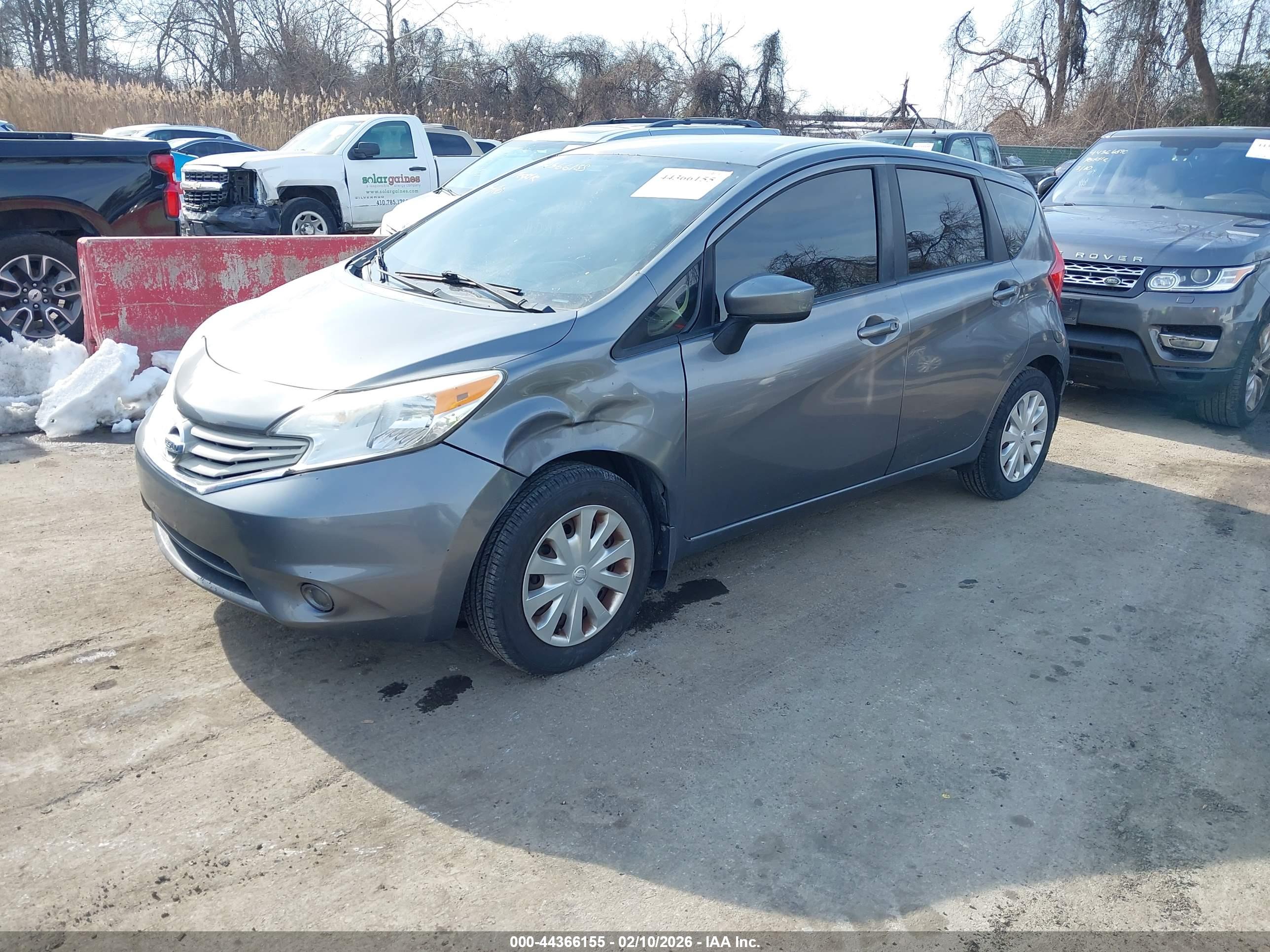 NISSAN VERSA image 2