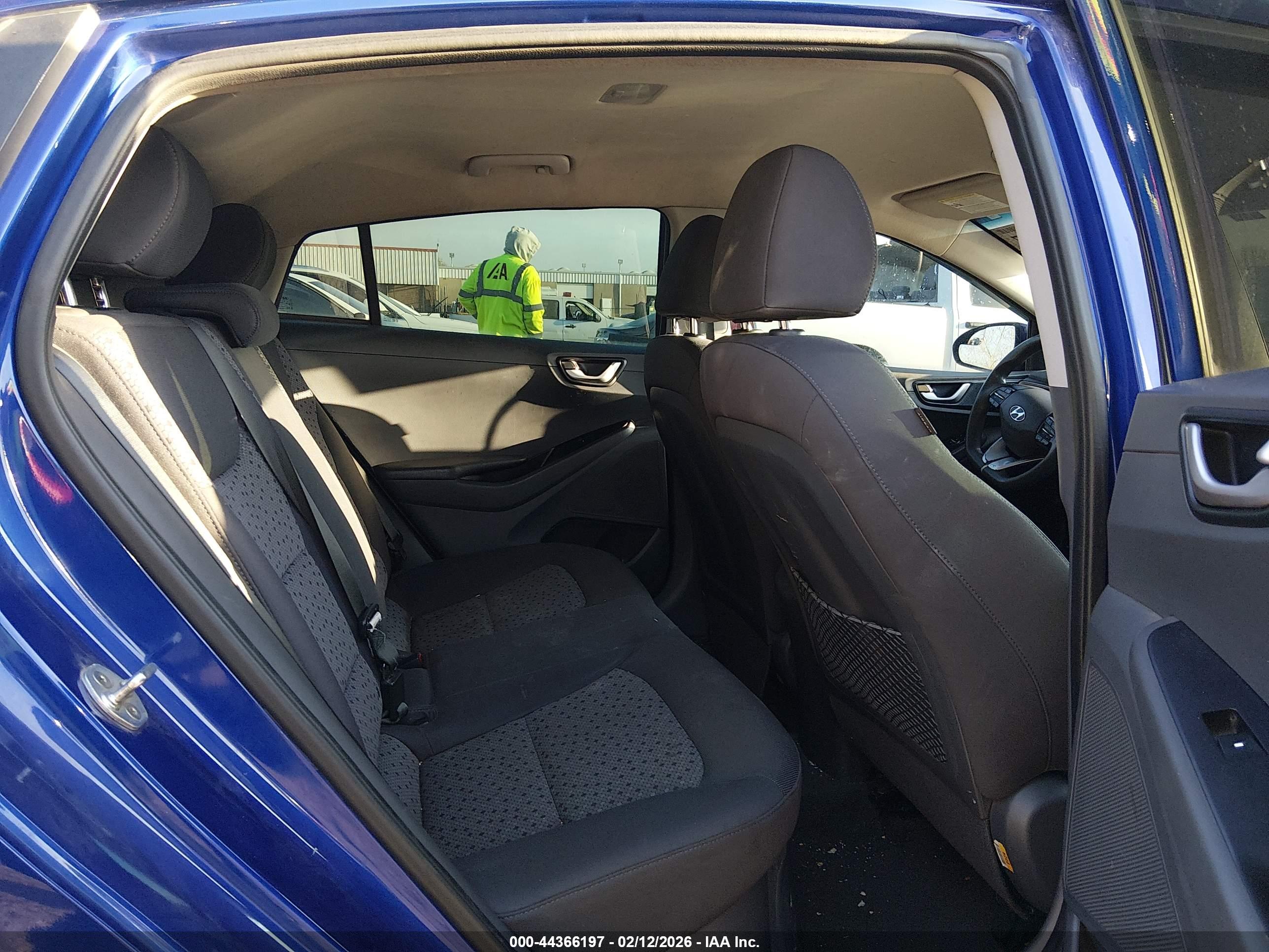 HYUNDAI IONIQ image 8