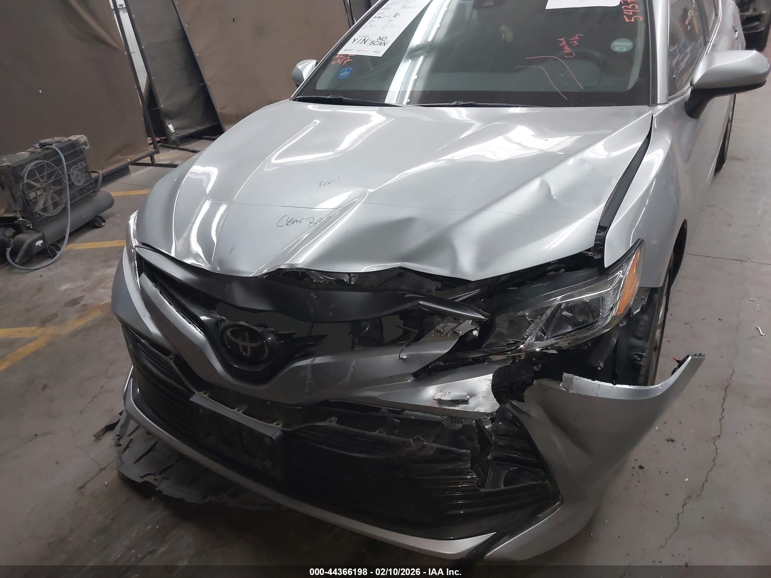 TOYOTA CAMRY image 6