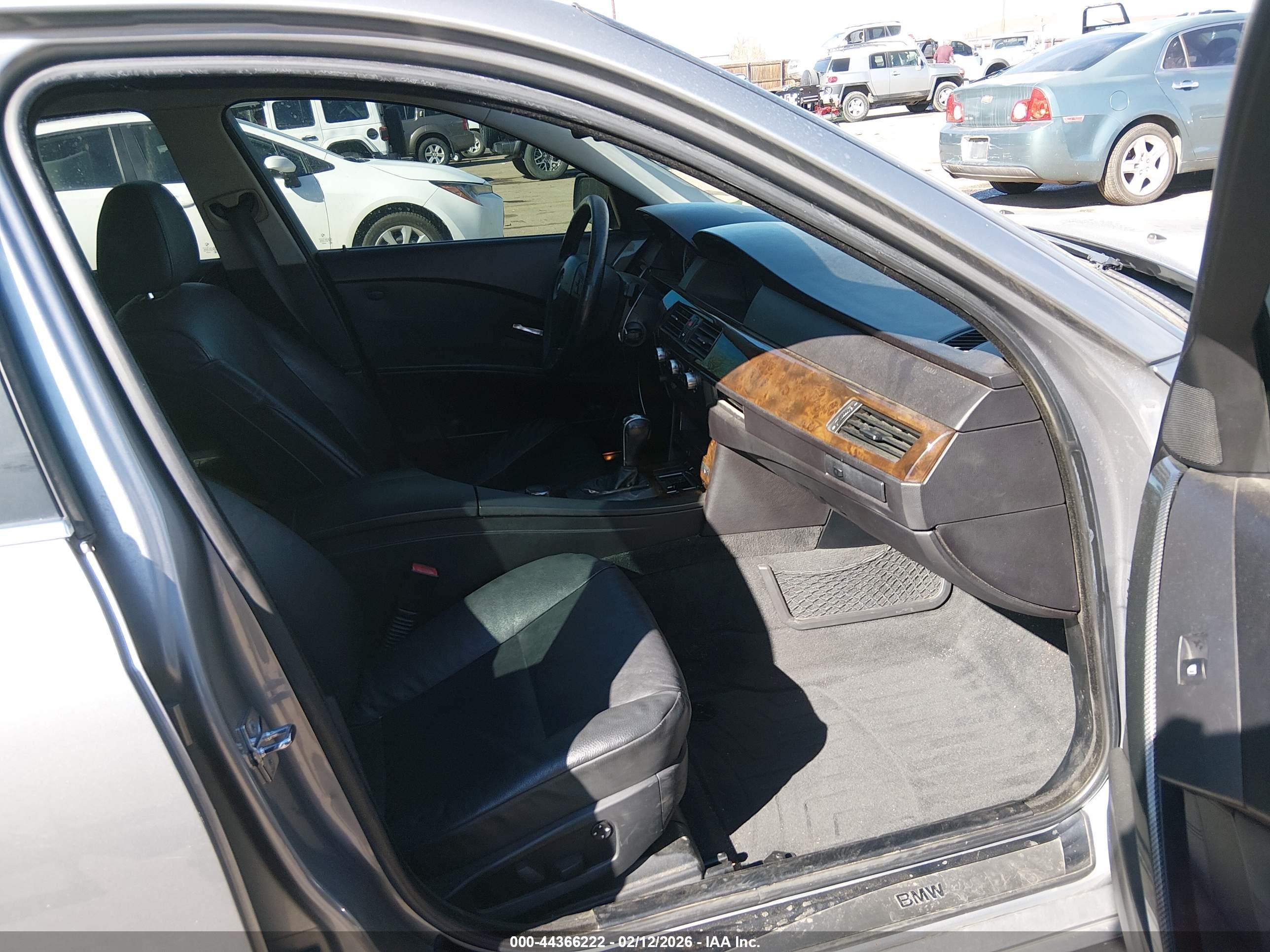 BMW 530XI image 5