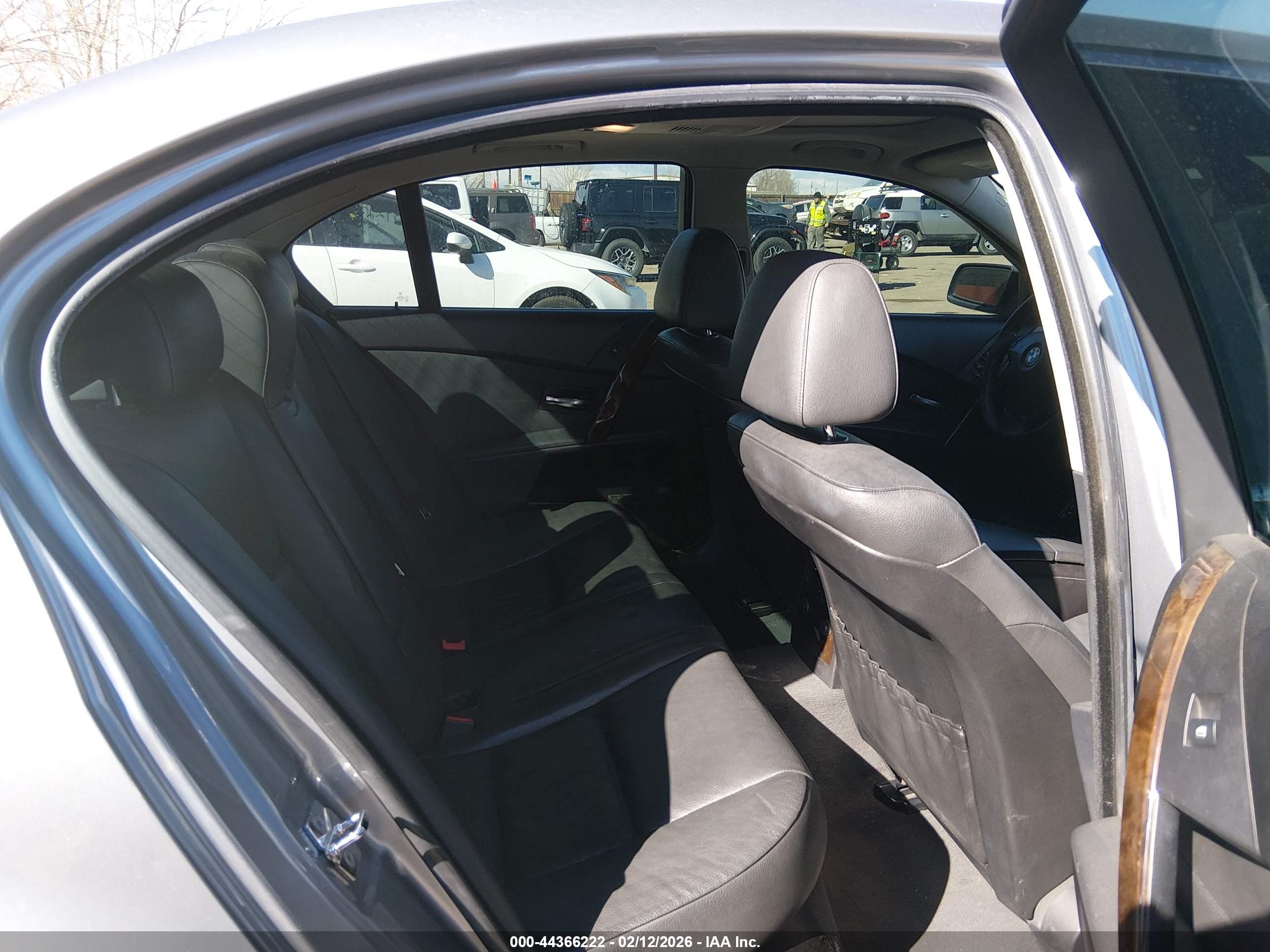 BMW 530XI image 8