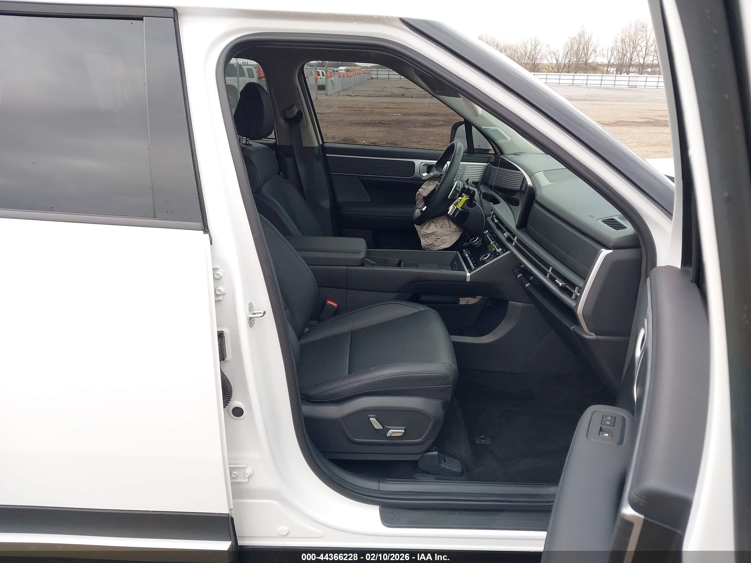 HYUNDAI SANTA image 5