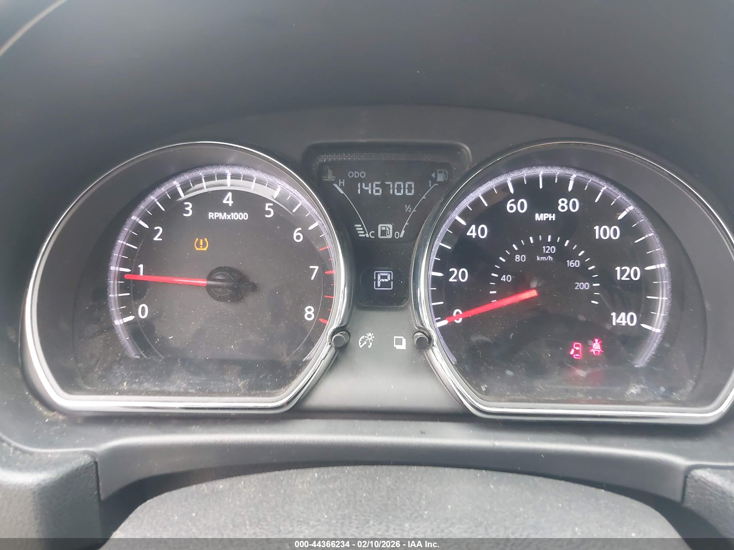 NISSAN VERSA image 7