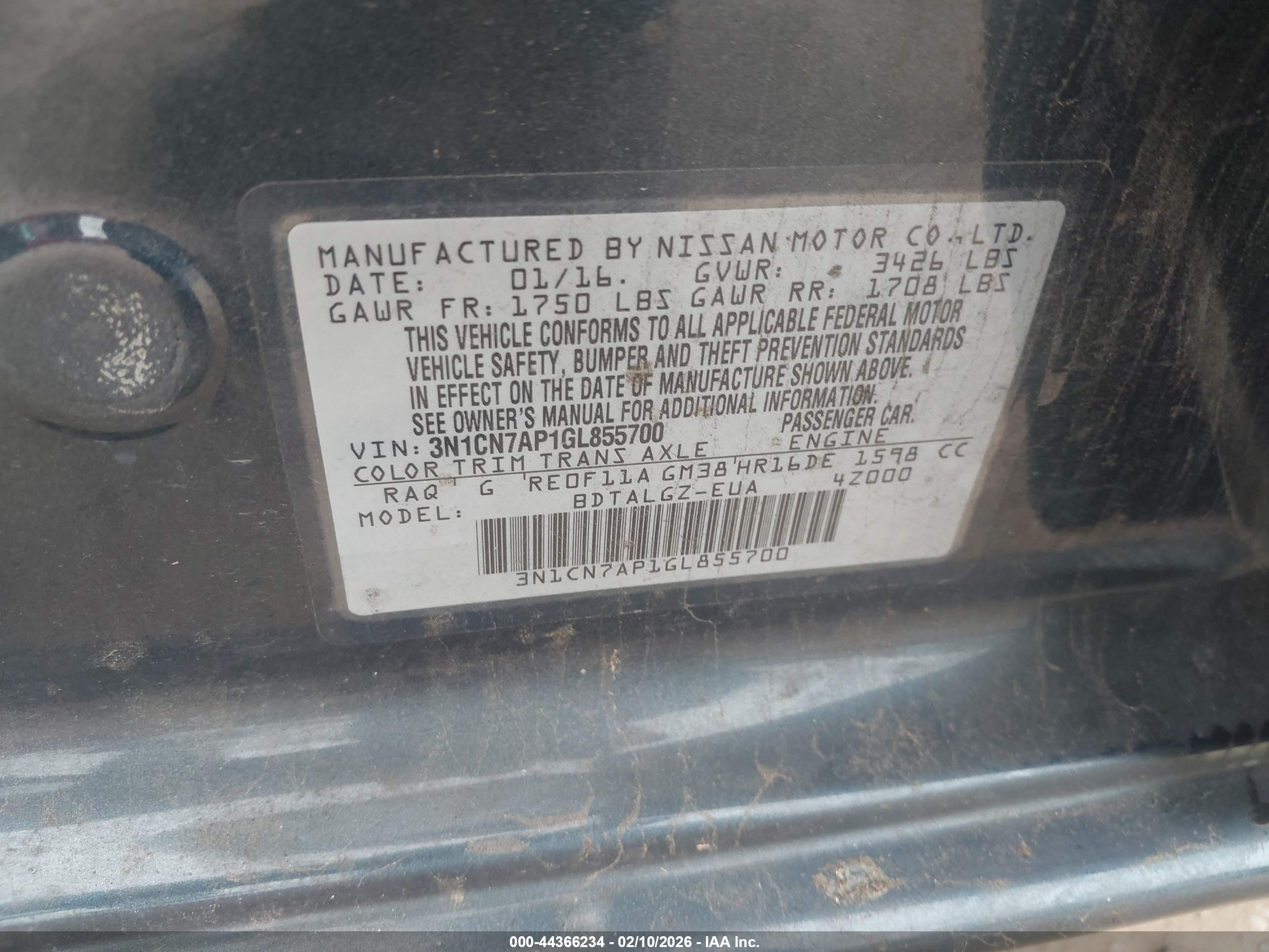 NISSAN VERSA image 9