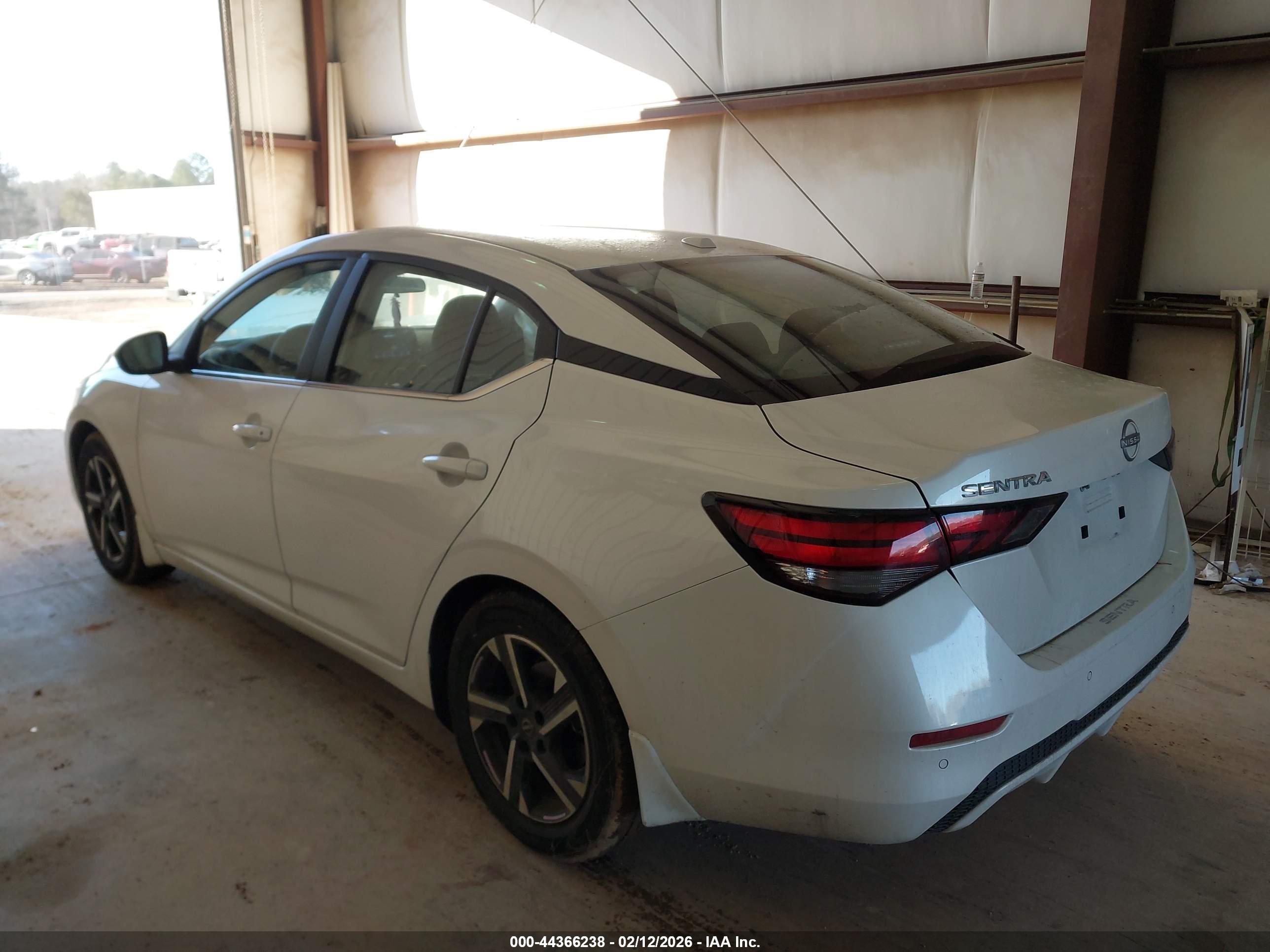 NISSAN SENTRA image 3