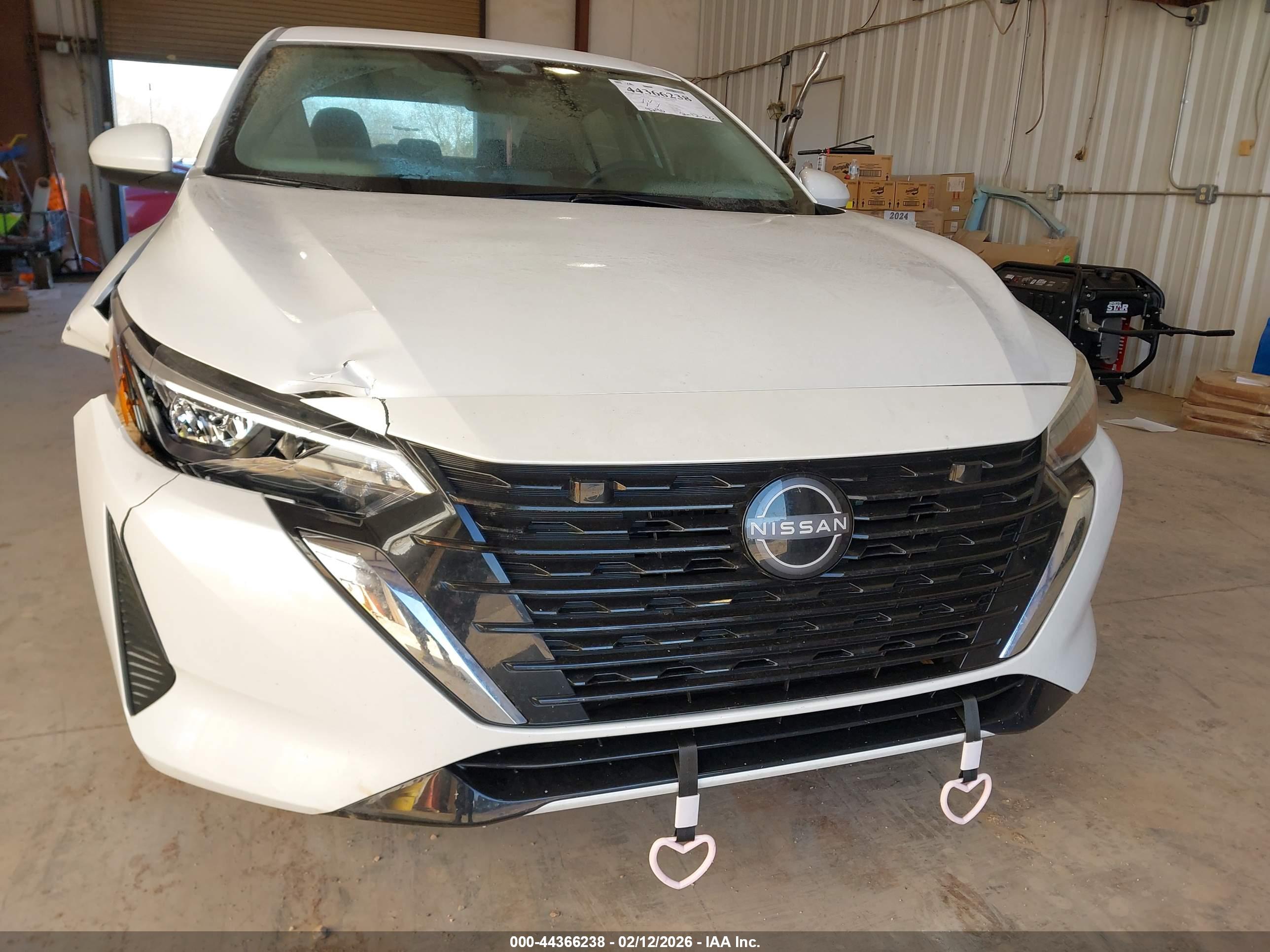 NISSAN SENTRA image 6