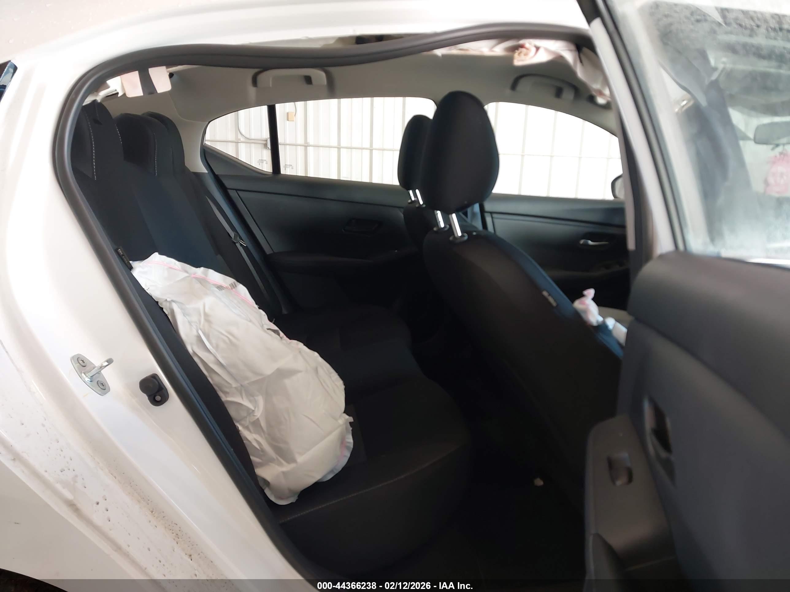 NISSAN SENTRA image 8