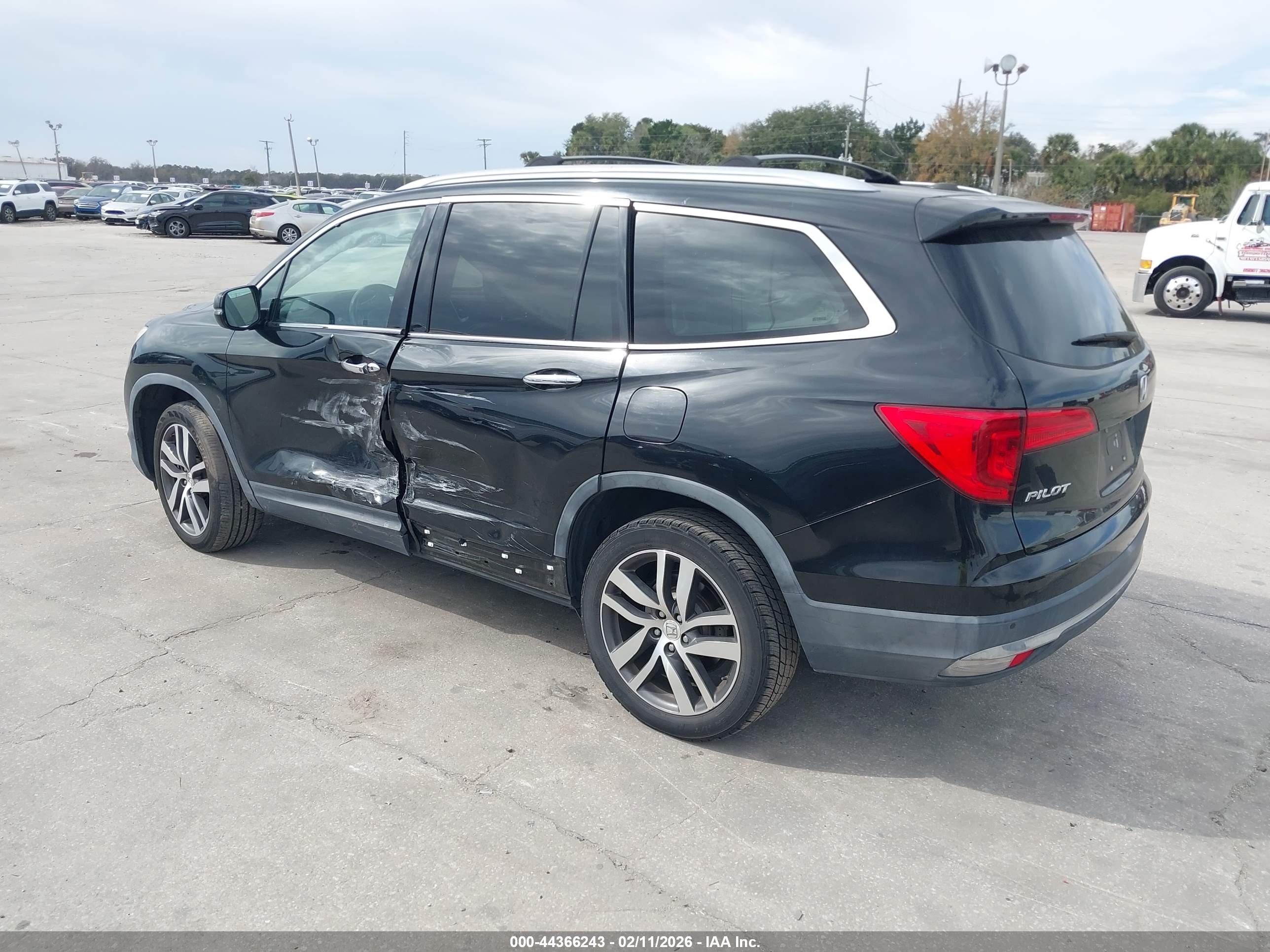 HONDA PILOT image 3