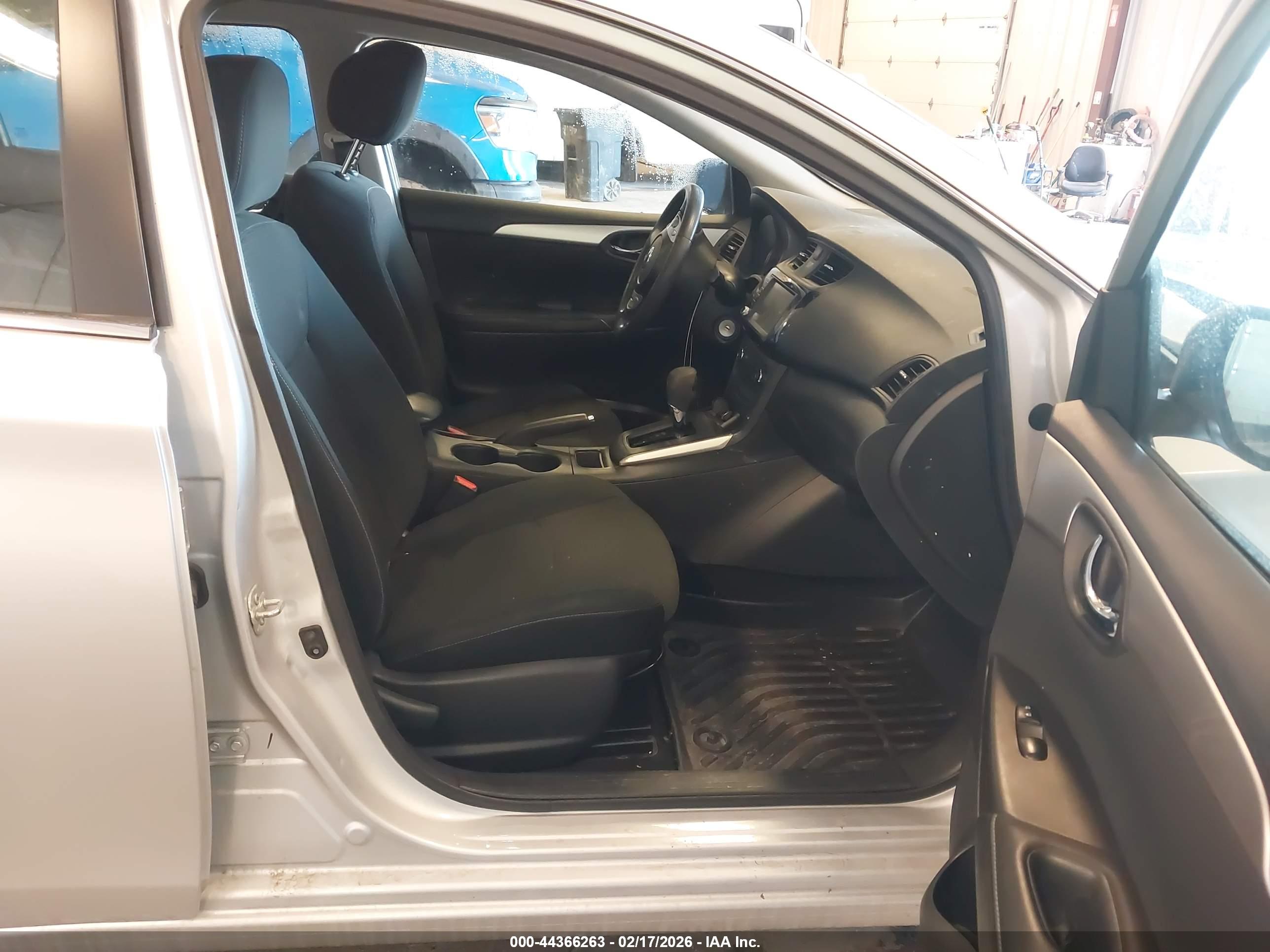 NISSAN SENTRA image 5