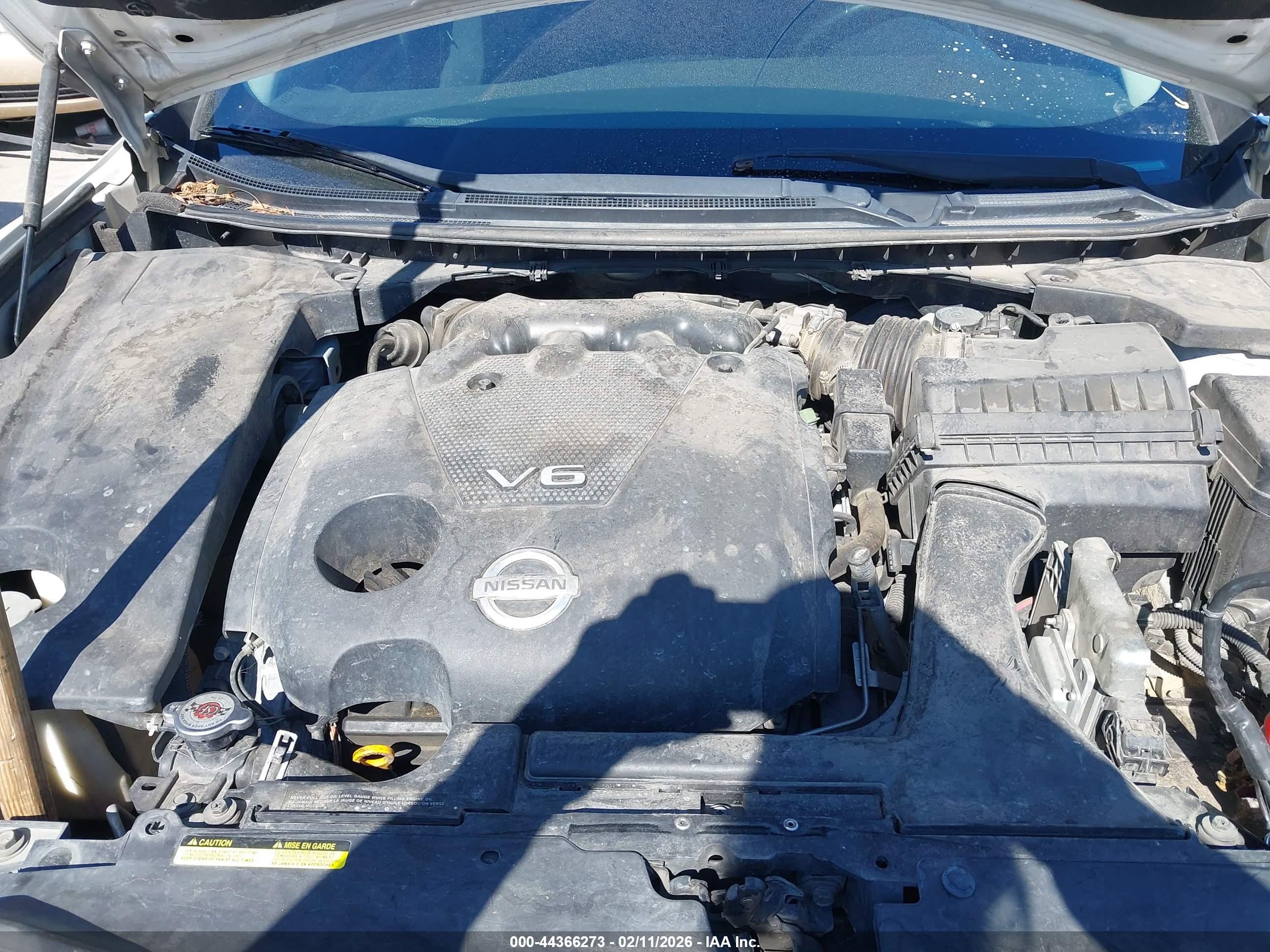 NISSAN MAXIMA image 10
