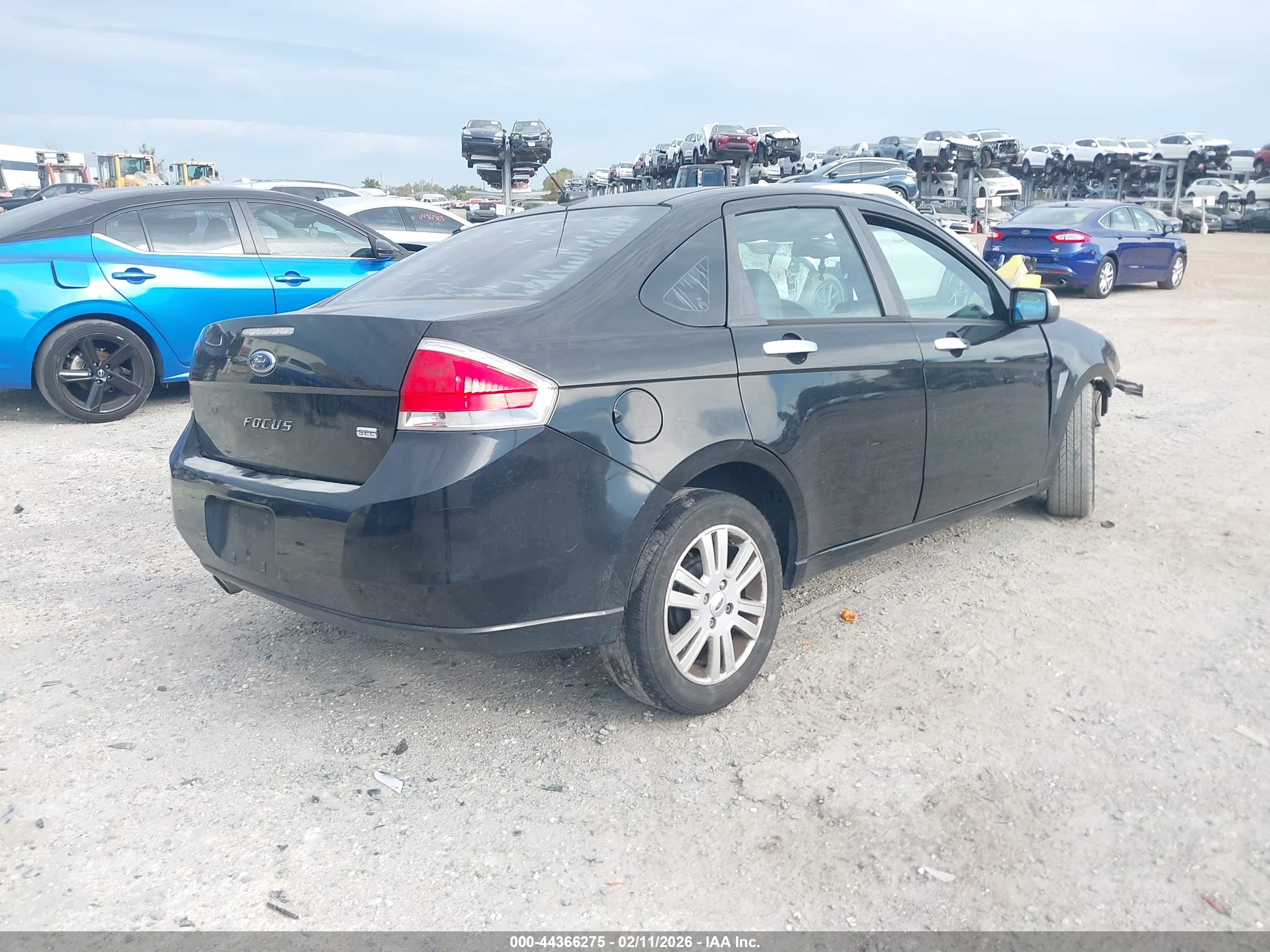 FORD FOCUS image 4