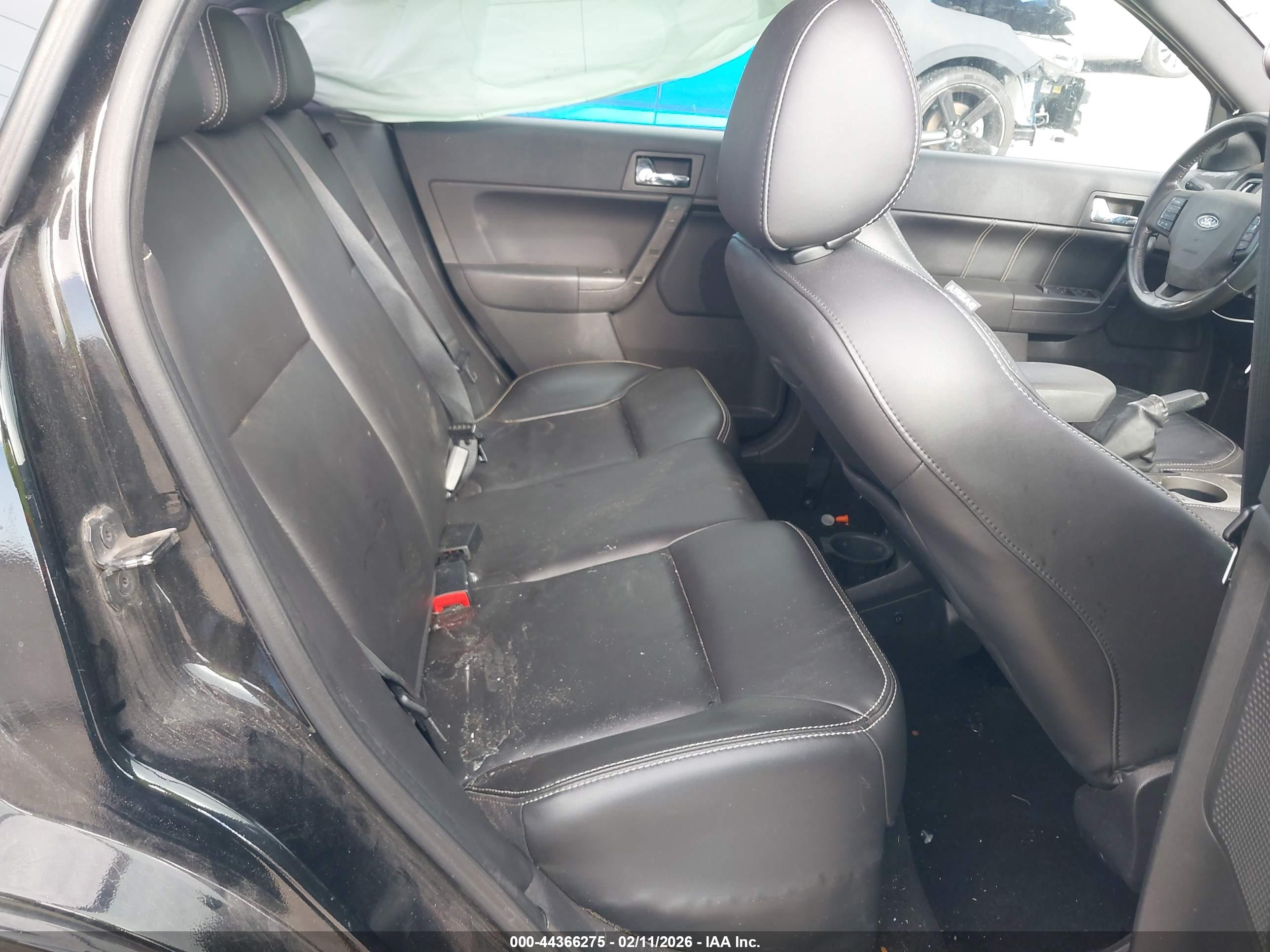 FORD FOCUS image 8
