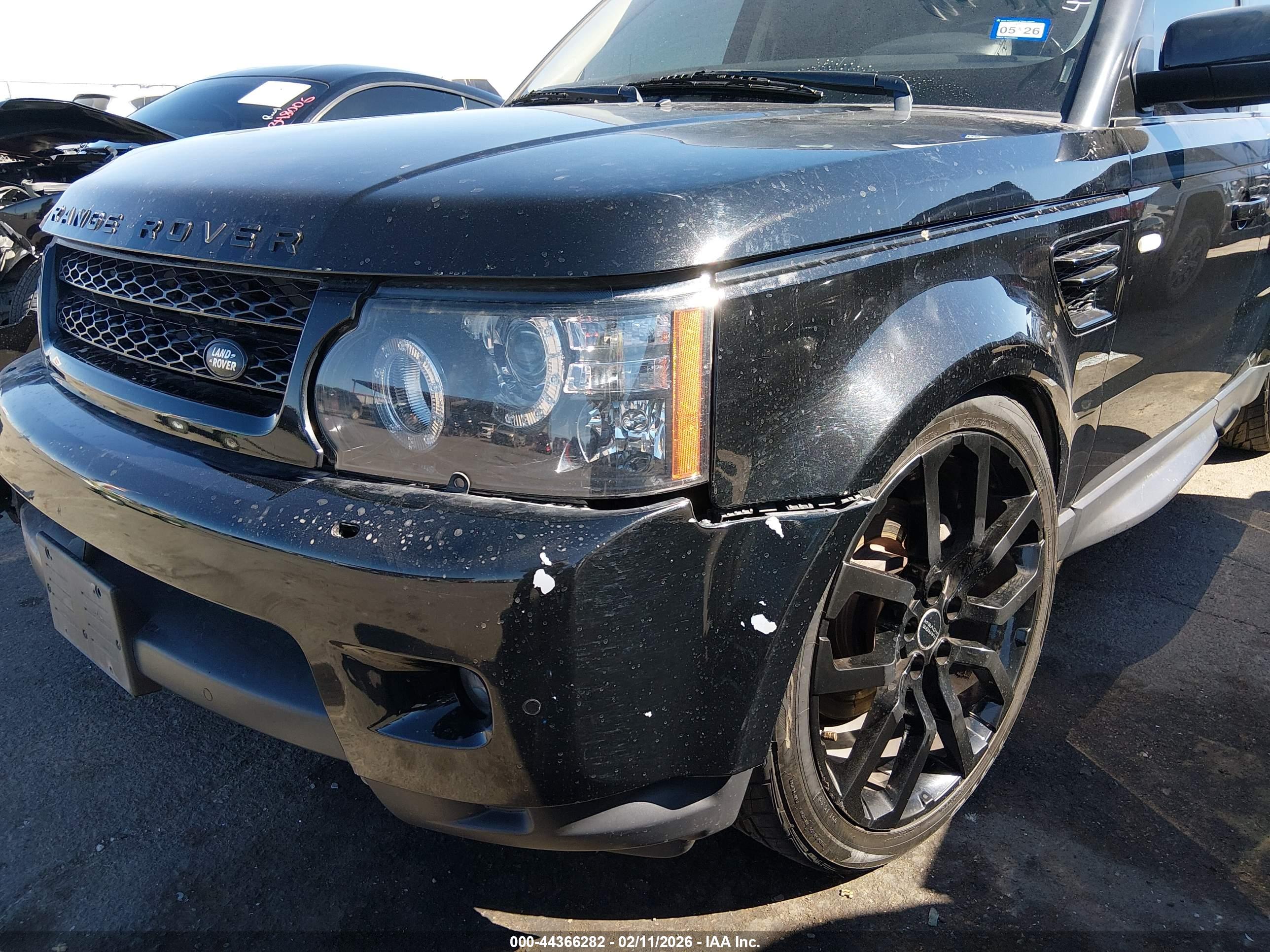 LAND ROVER image 6