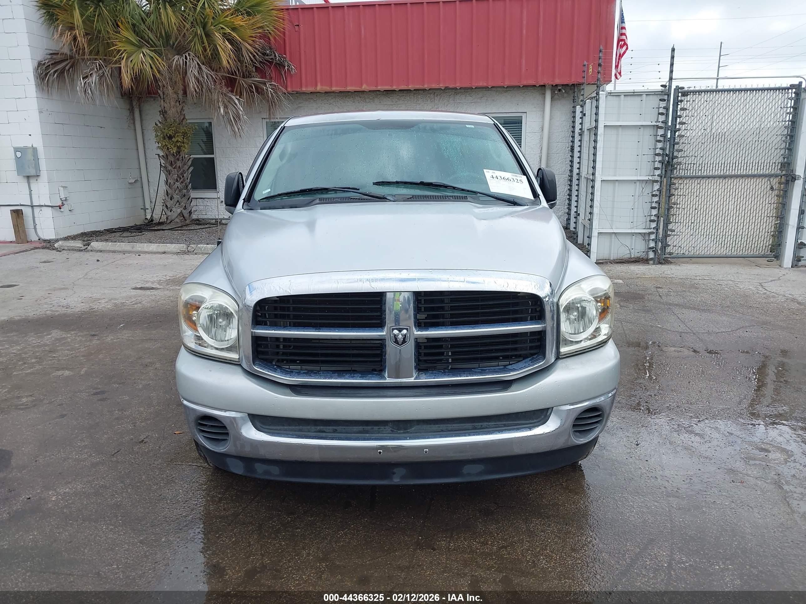 DODGE RAM image 6