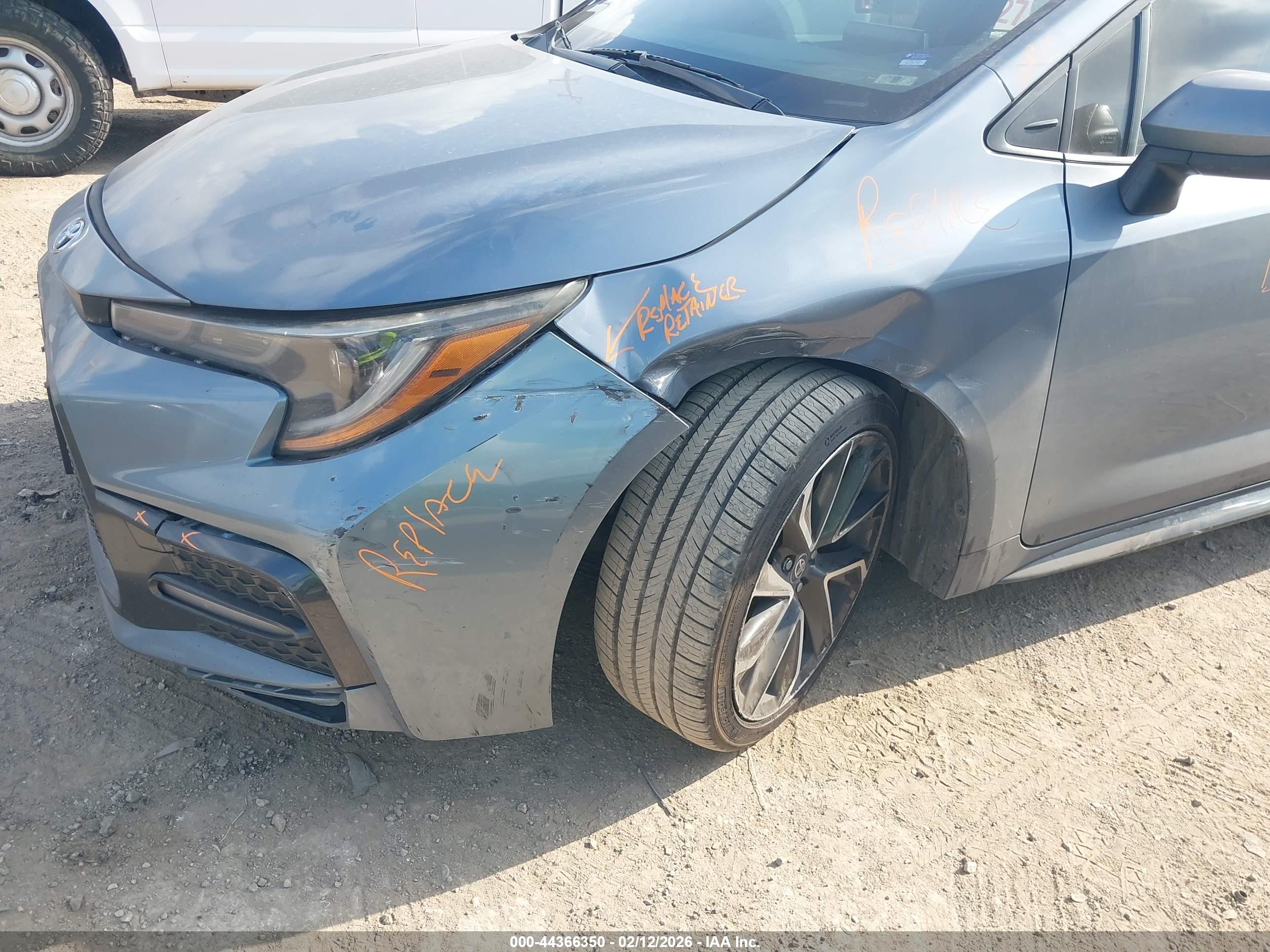 TOYOTA COROLLA image 6