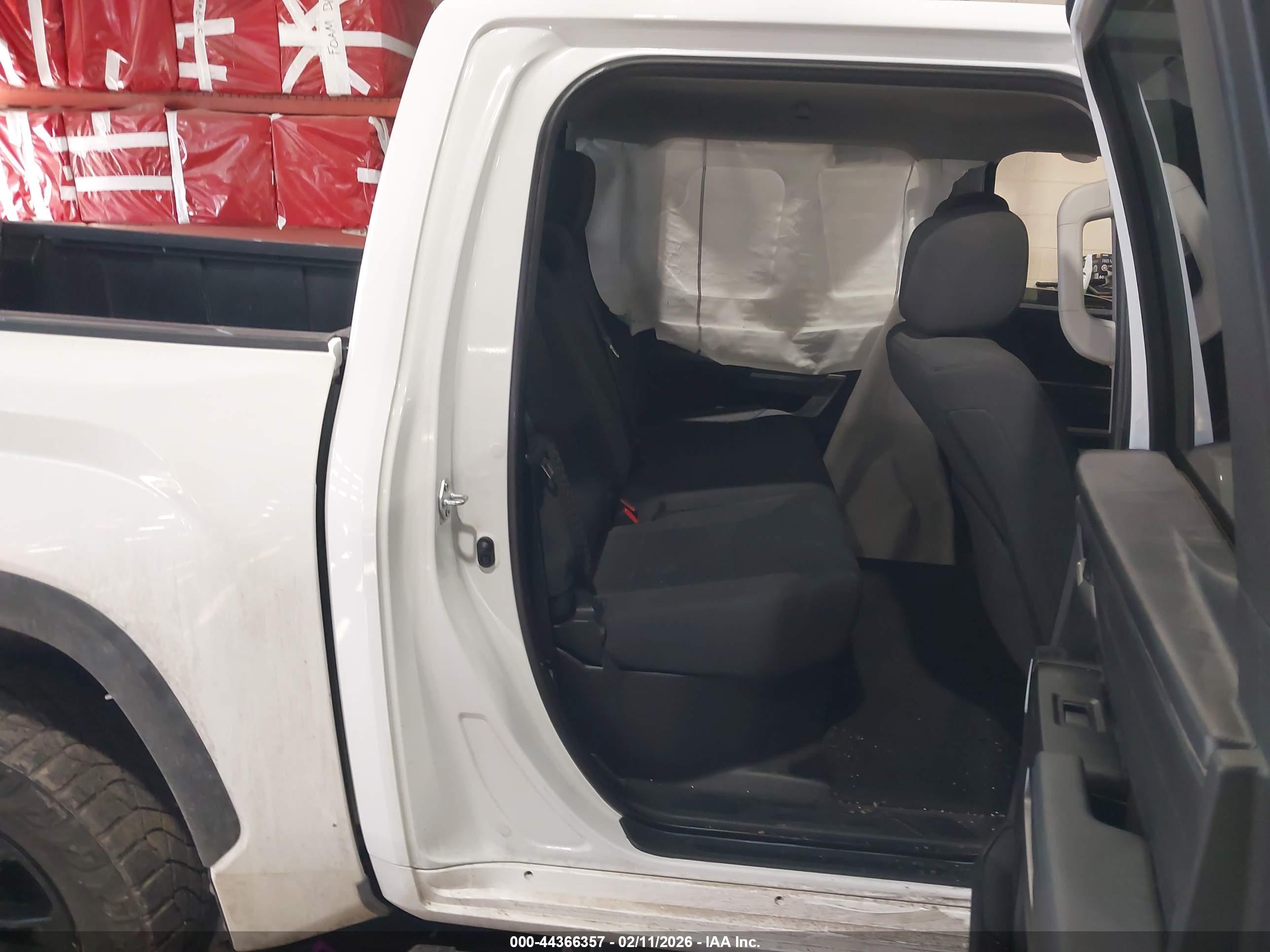 TOYOTA TUNDRA image 8