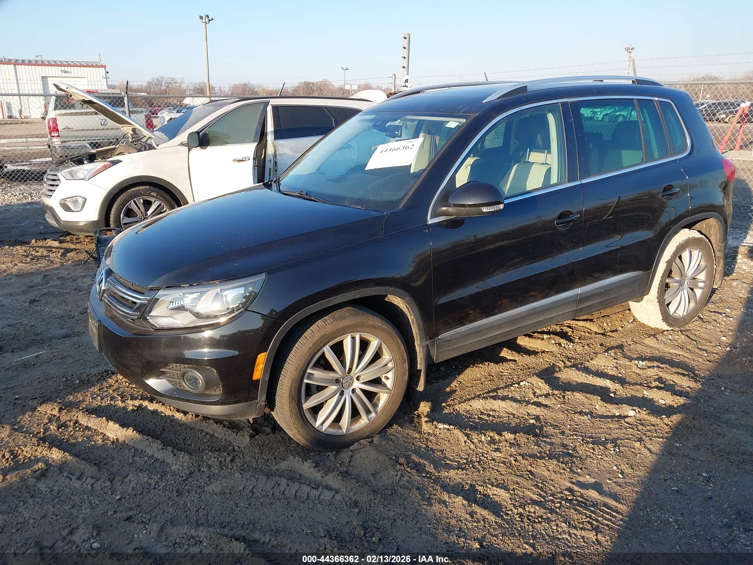 VOLKSWAGEN TIGUAN image 2
