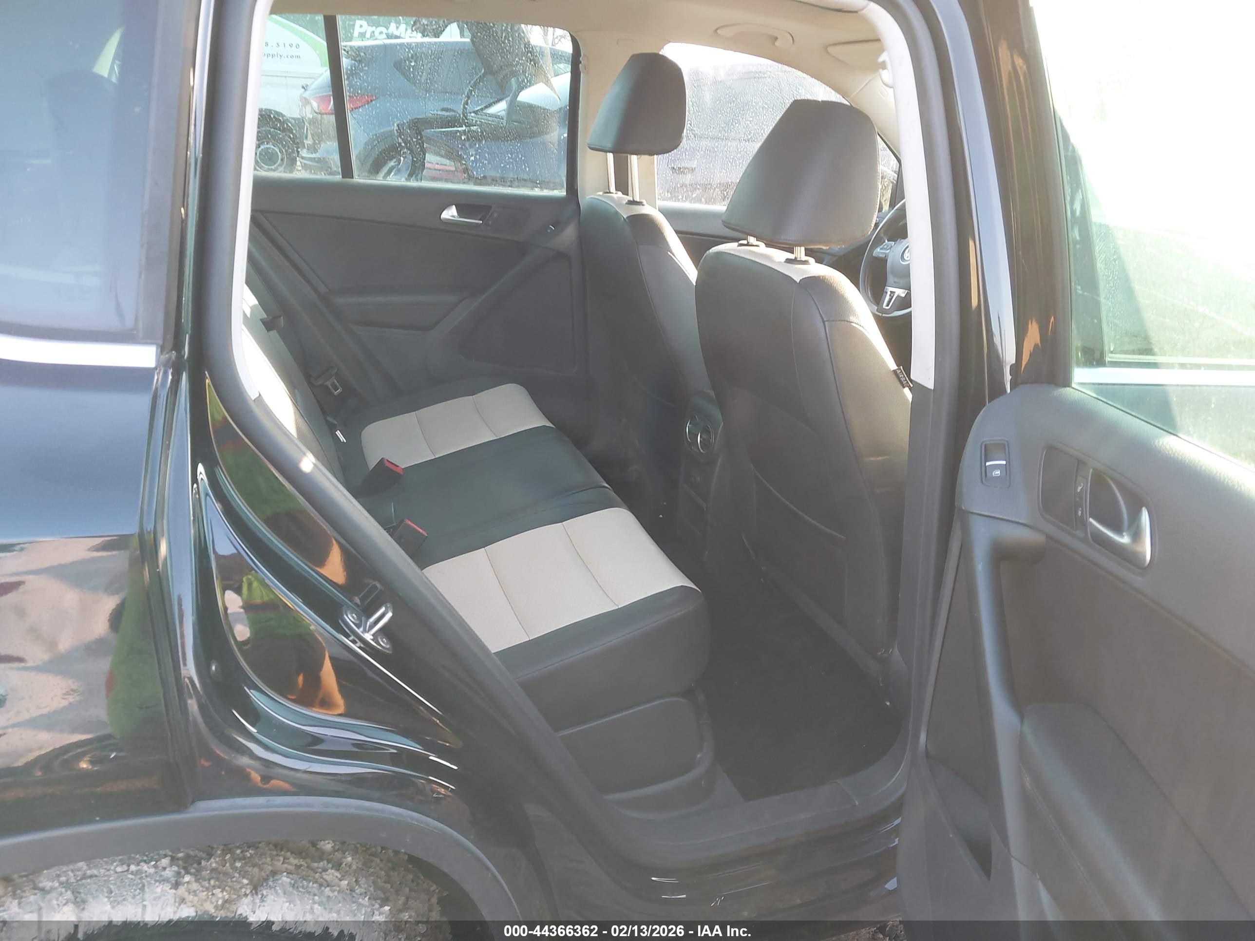 VOLKSWAGEN TIGUAN image 8