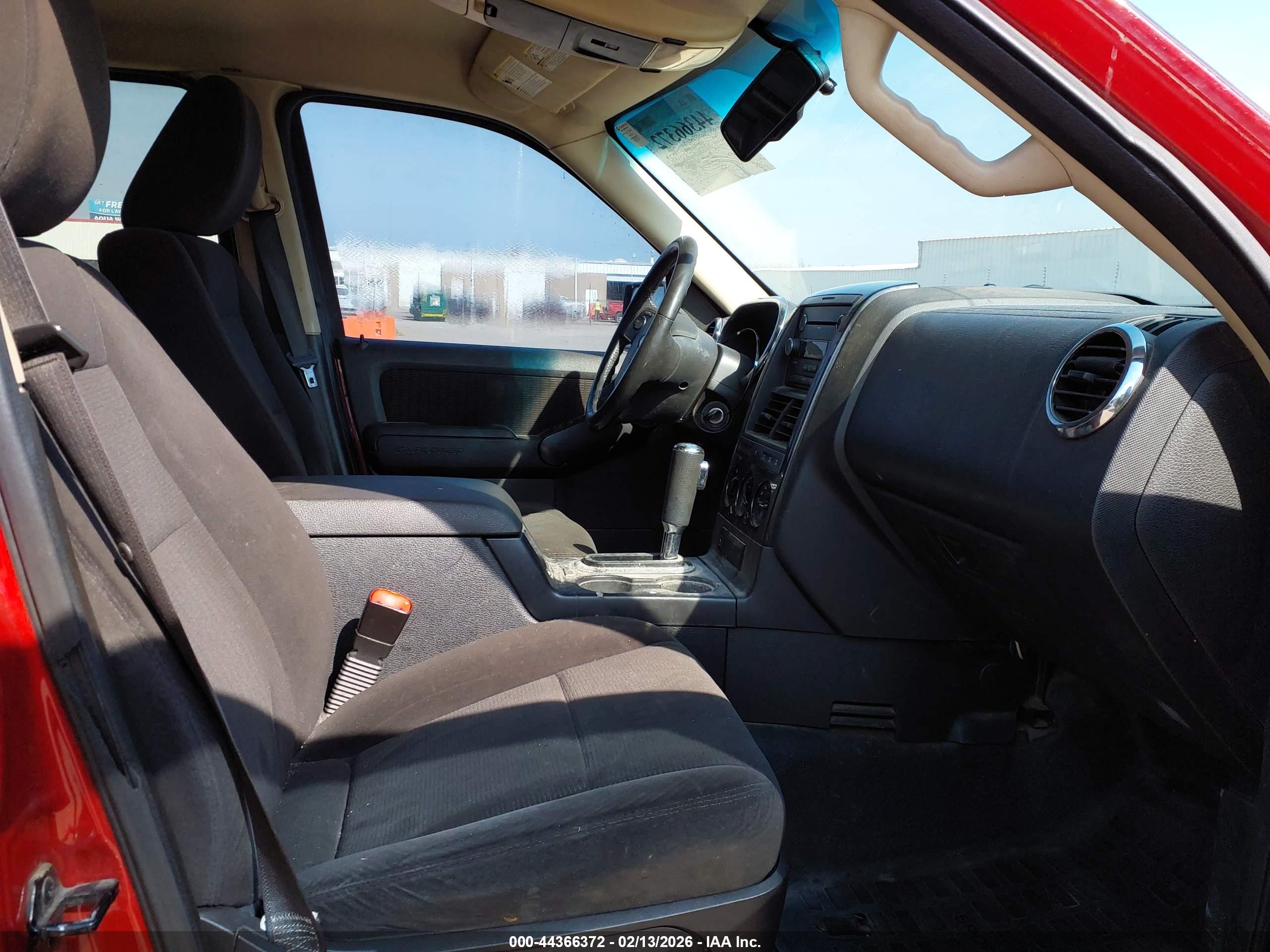 FORD EXPLORER image 5