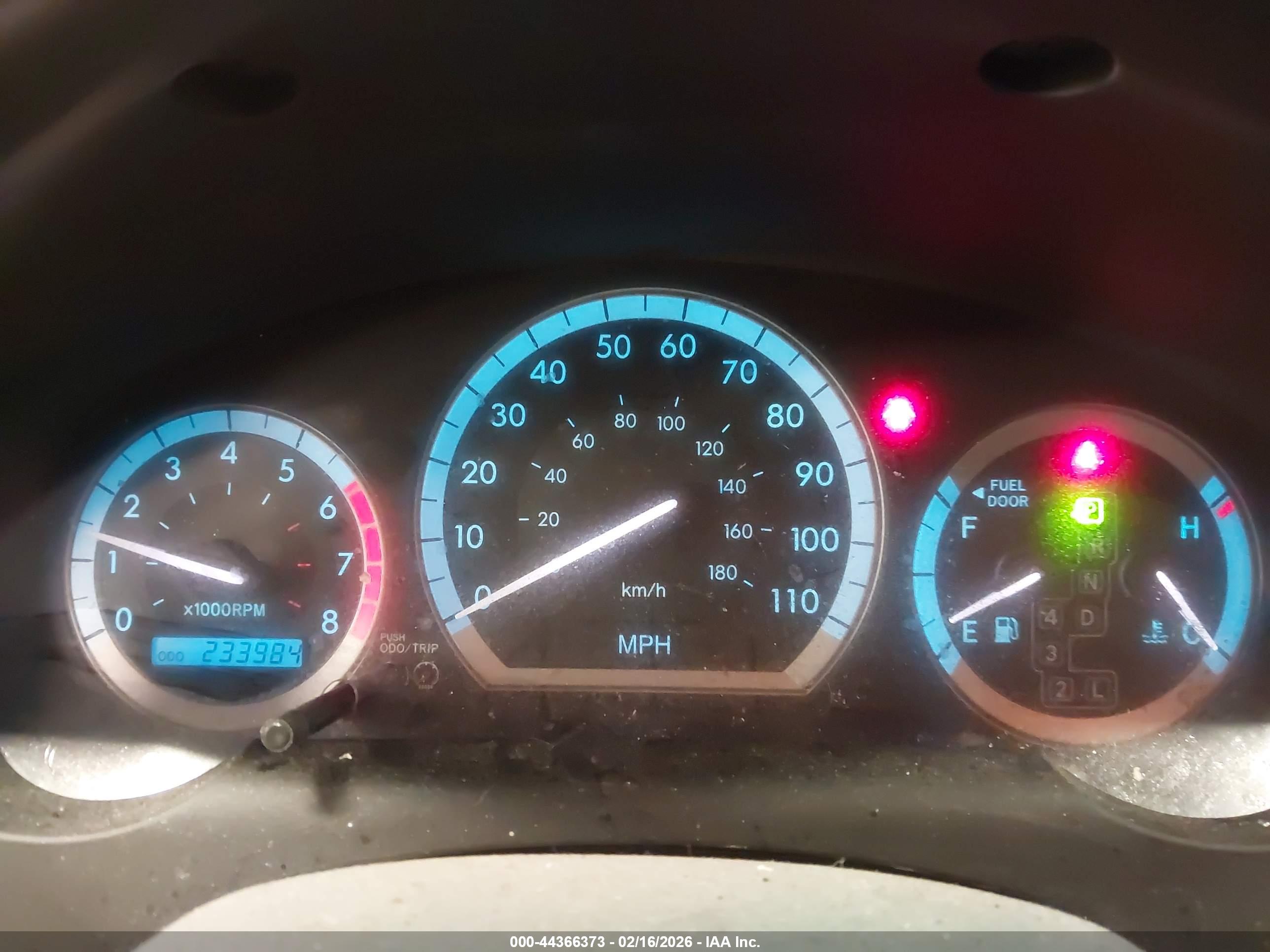 TOYOTA SIENNA image 7