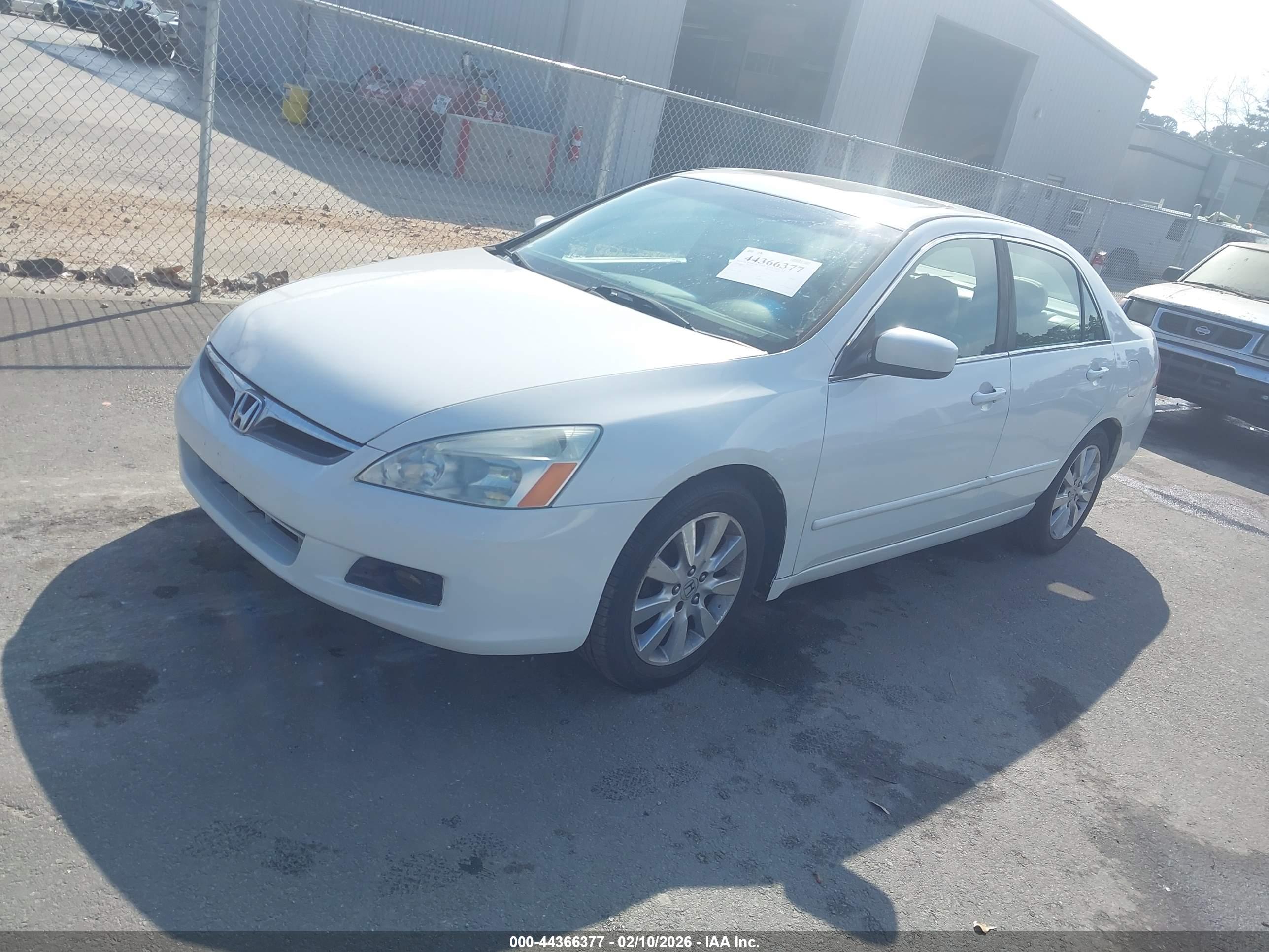 HONDA ACCORD image 2