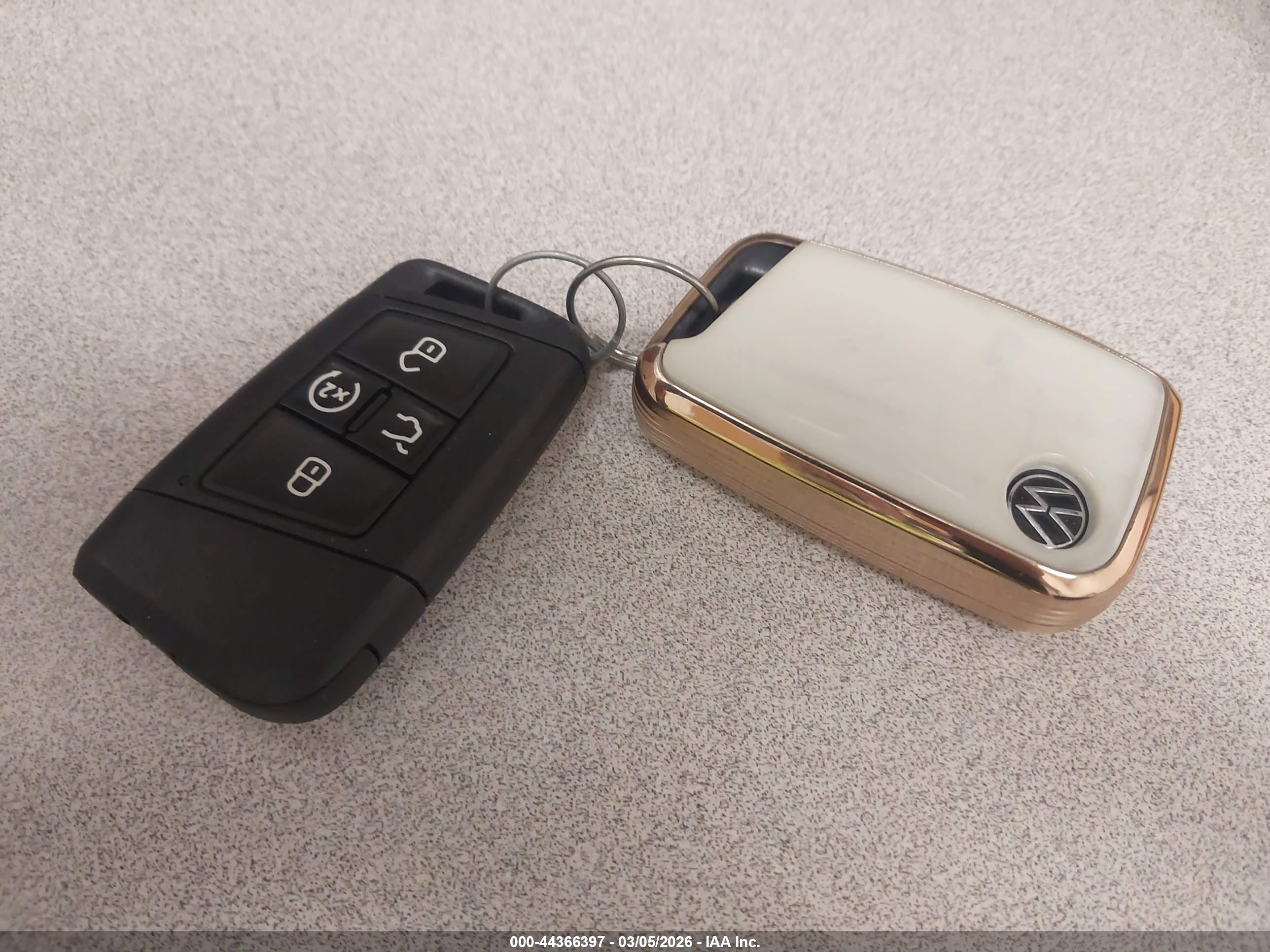 VOLKSWAGEN TAOS image 11