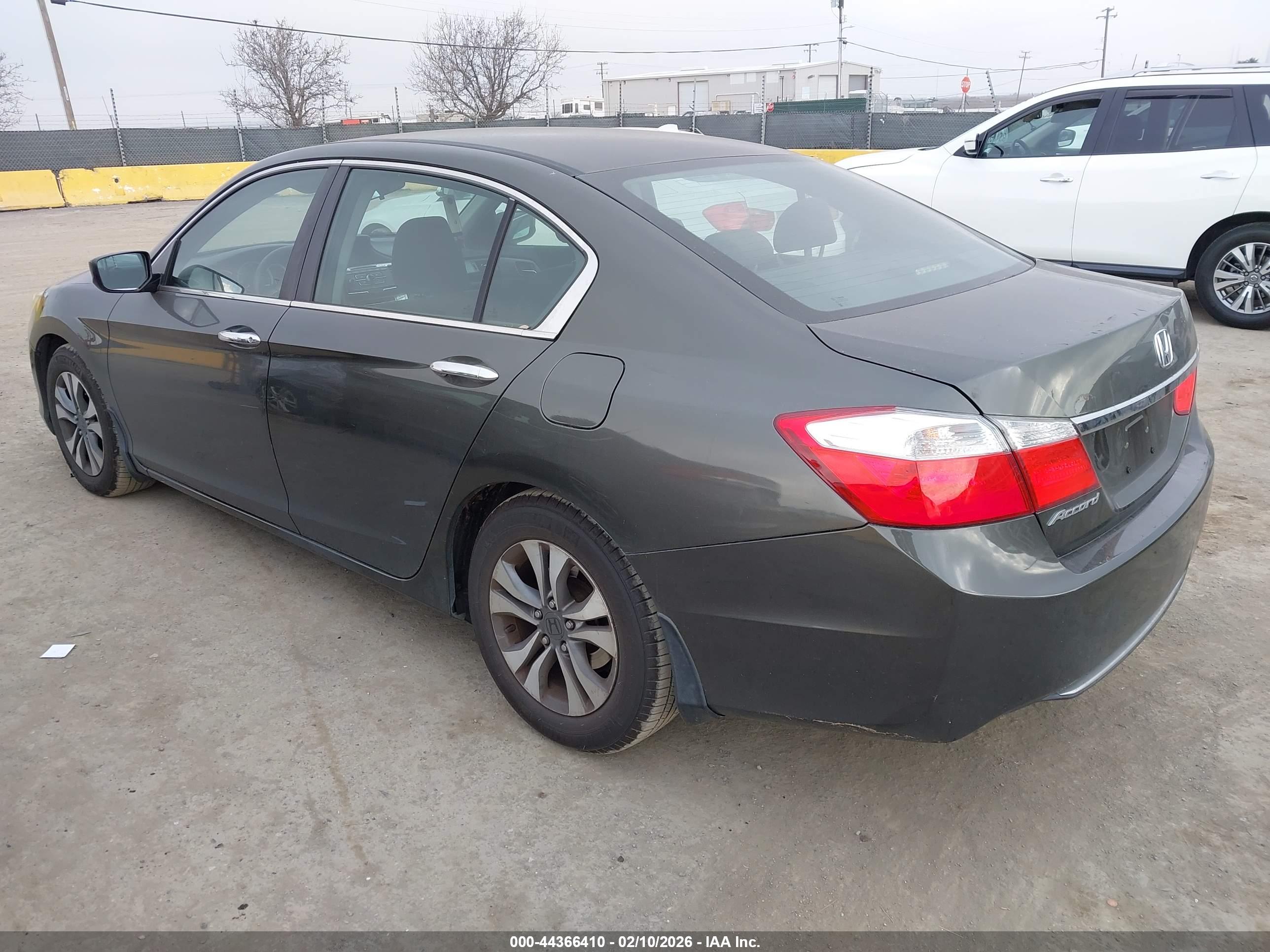 HONDA ACCORD image 3