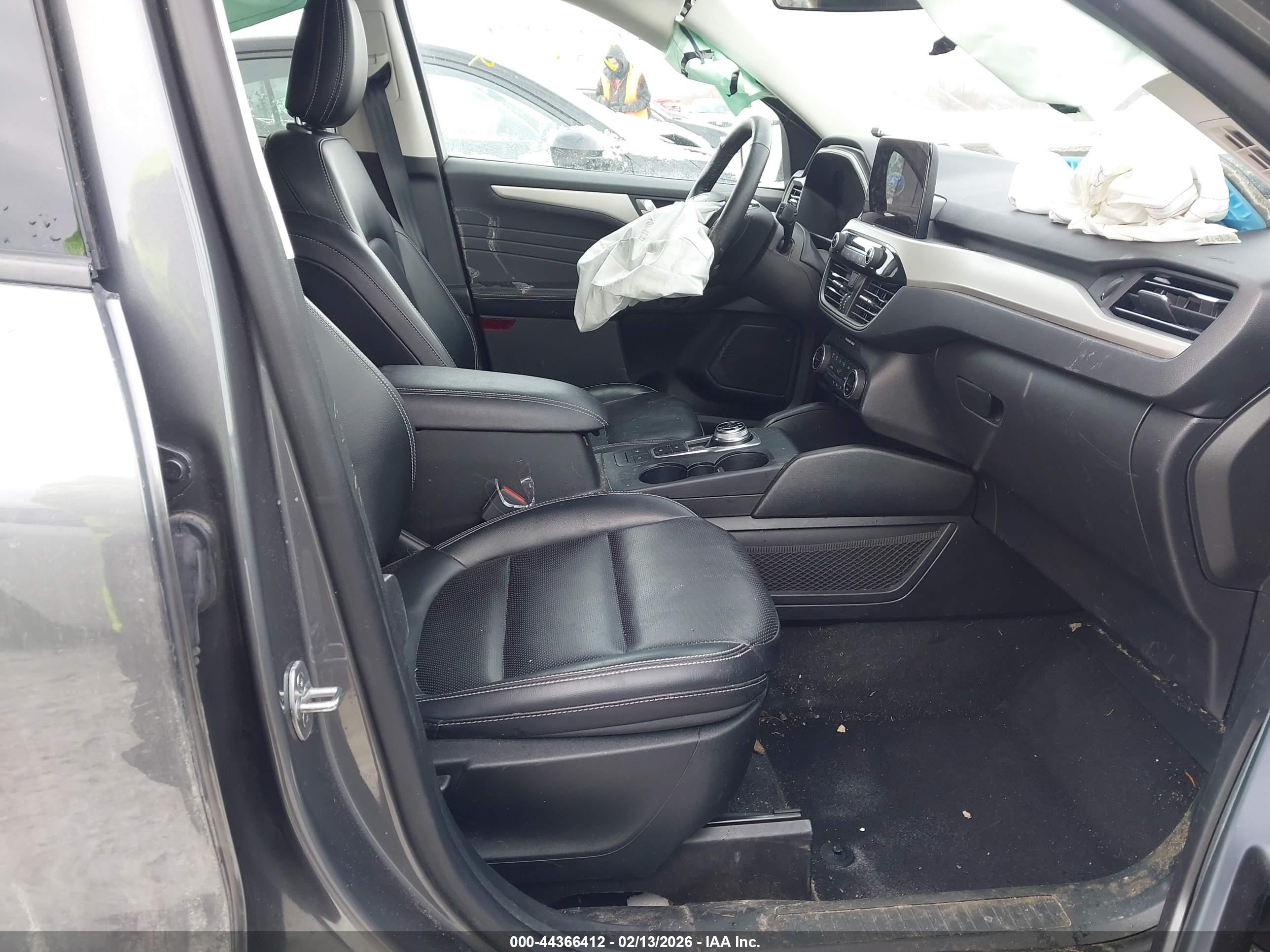 FORD ESCAPE image 5