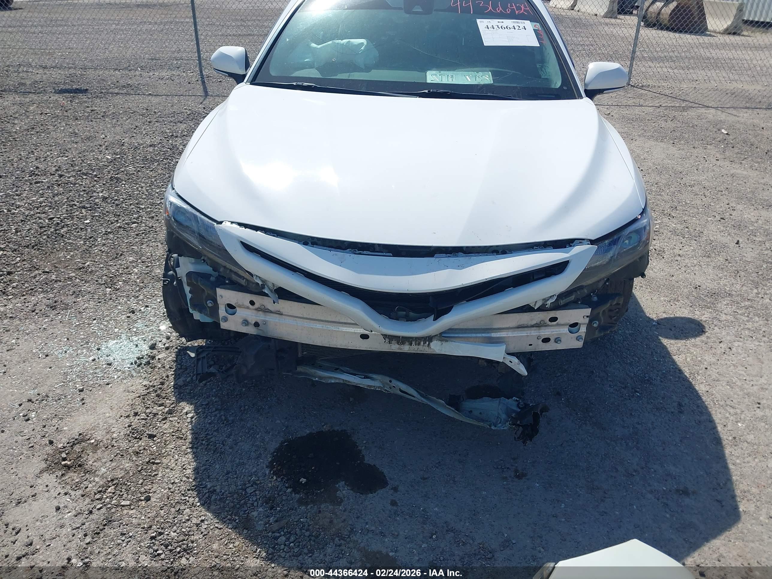 TOYOTA CAMRY image 6