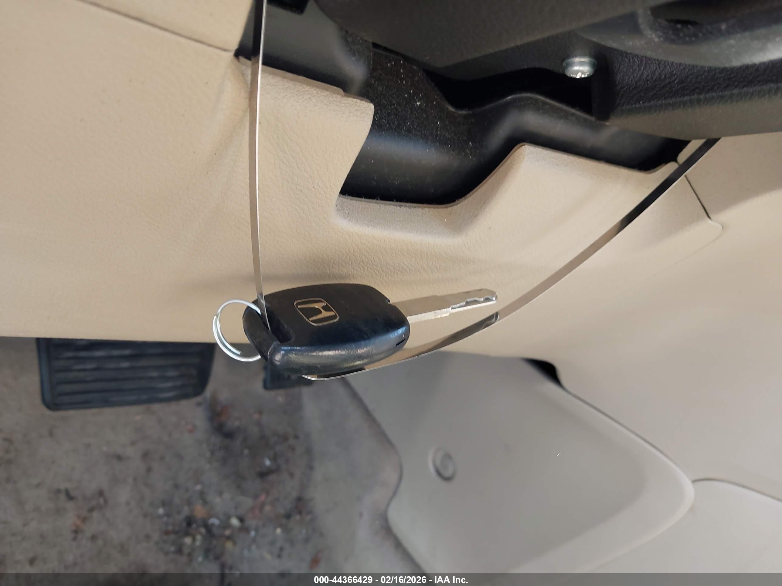 HONDA CR-V image 11