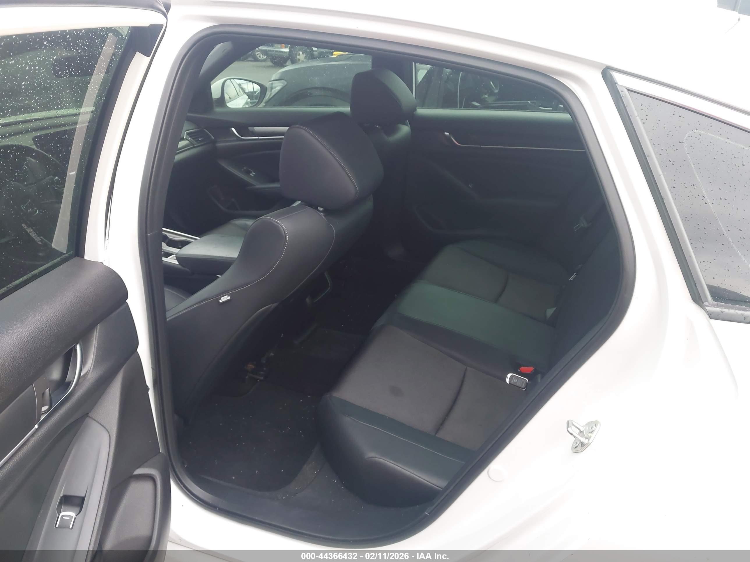HONDA ACCORD image 8