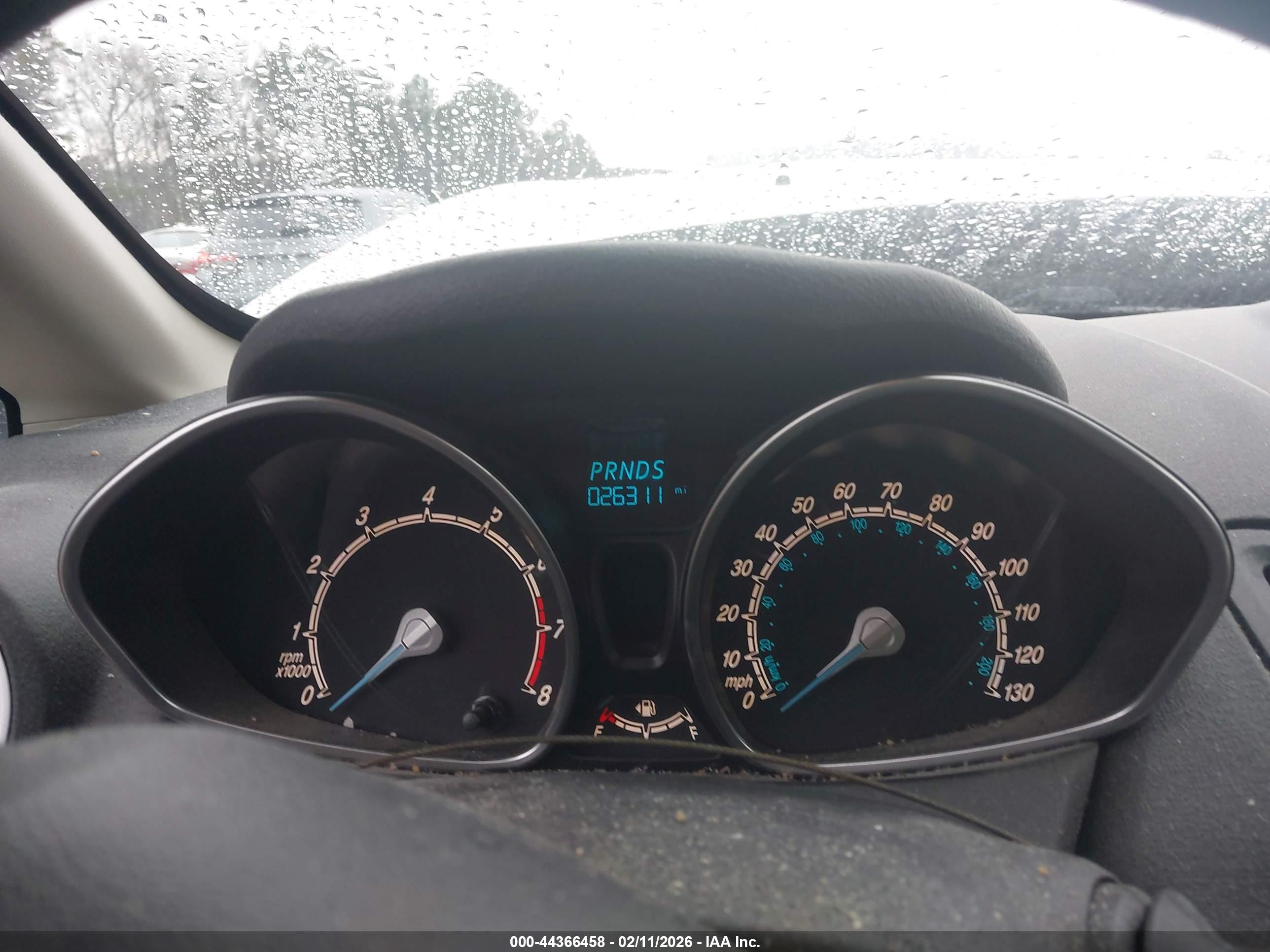 FORD FIESTA image 7