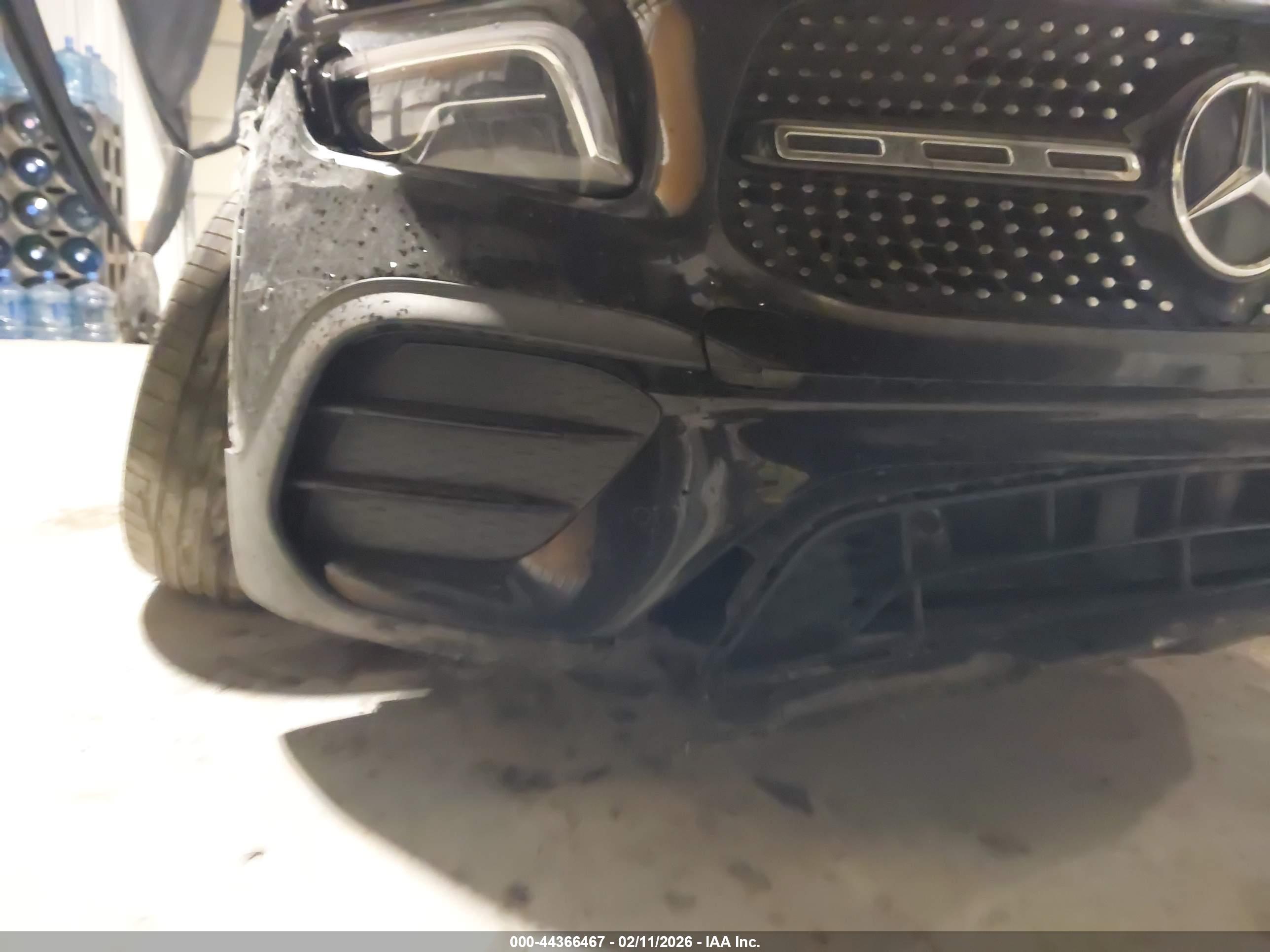 MERCEDES-BENZ GLB image 6