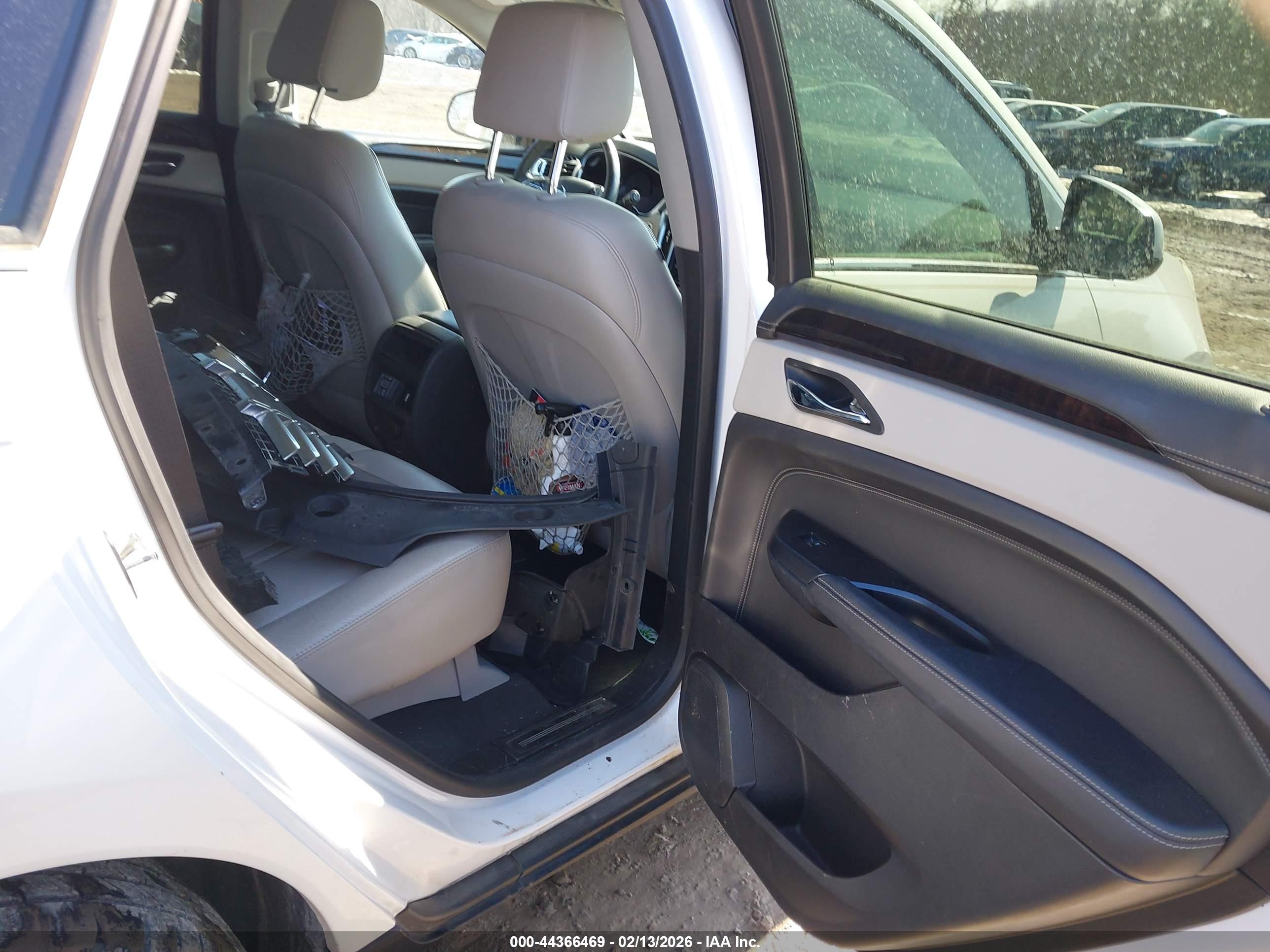 CADILLAC SRX image 8