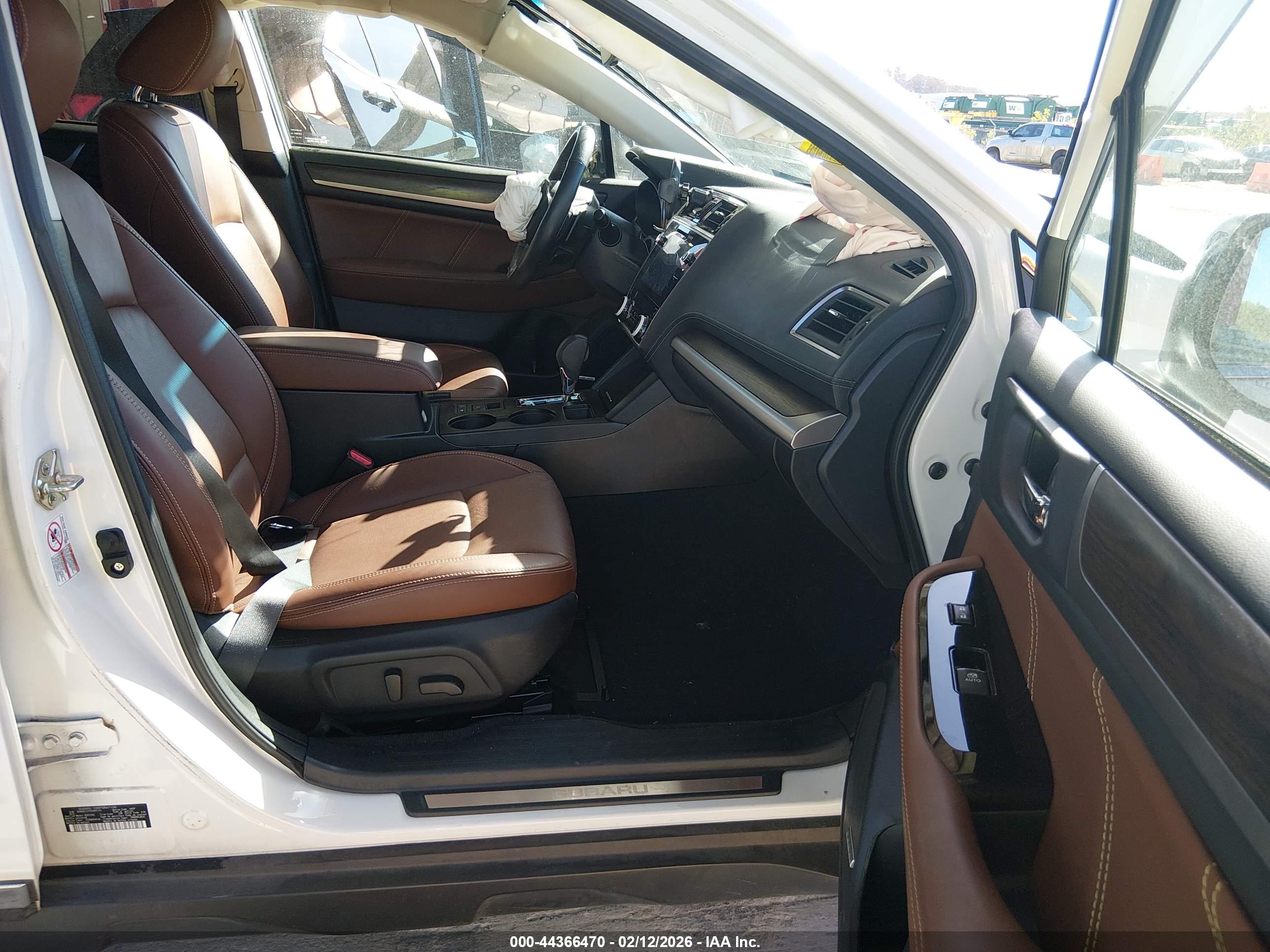 SUBARU OUTBACK image 5